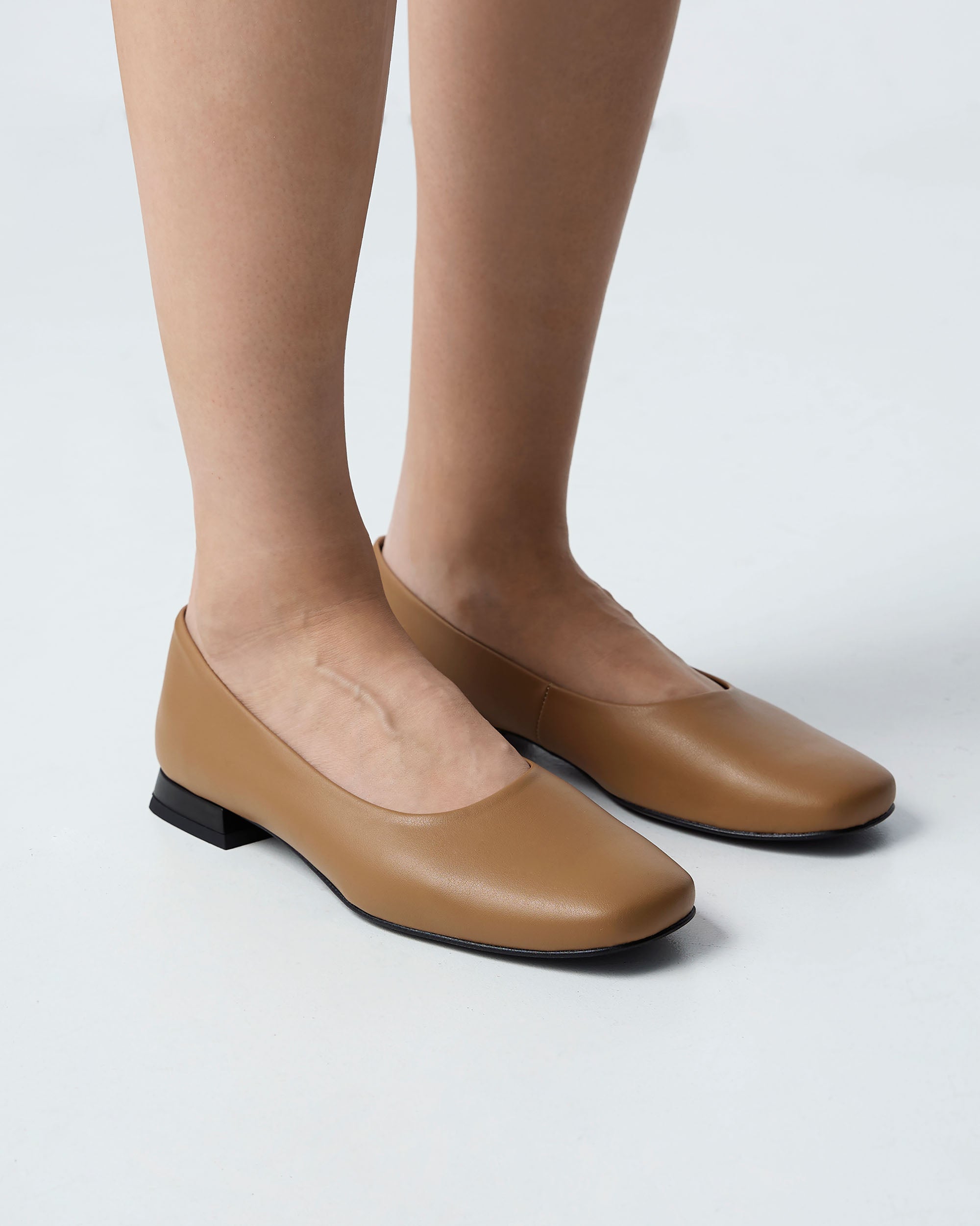 Carmel Diana Pumps beige ballerinas with a square-cut shape