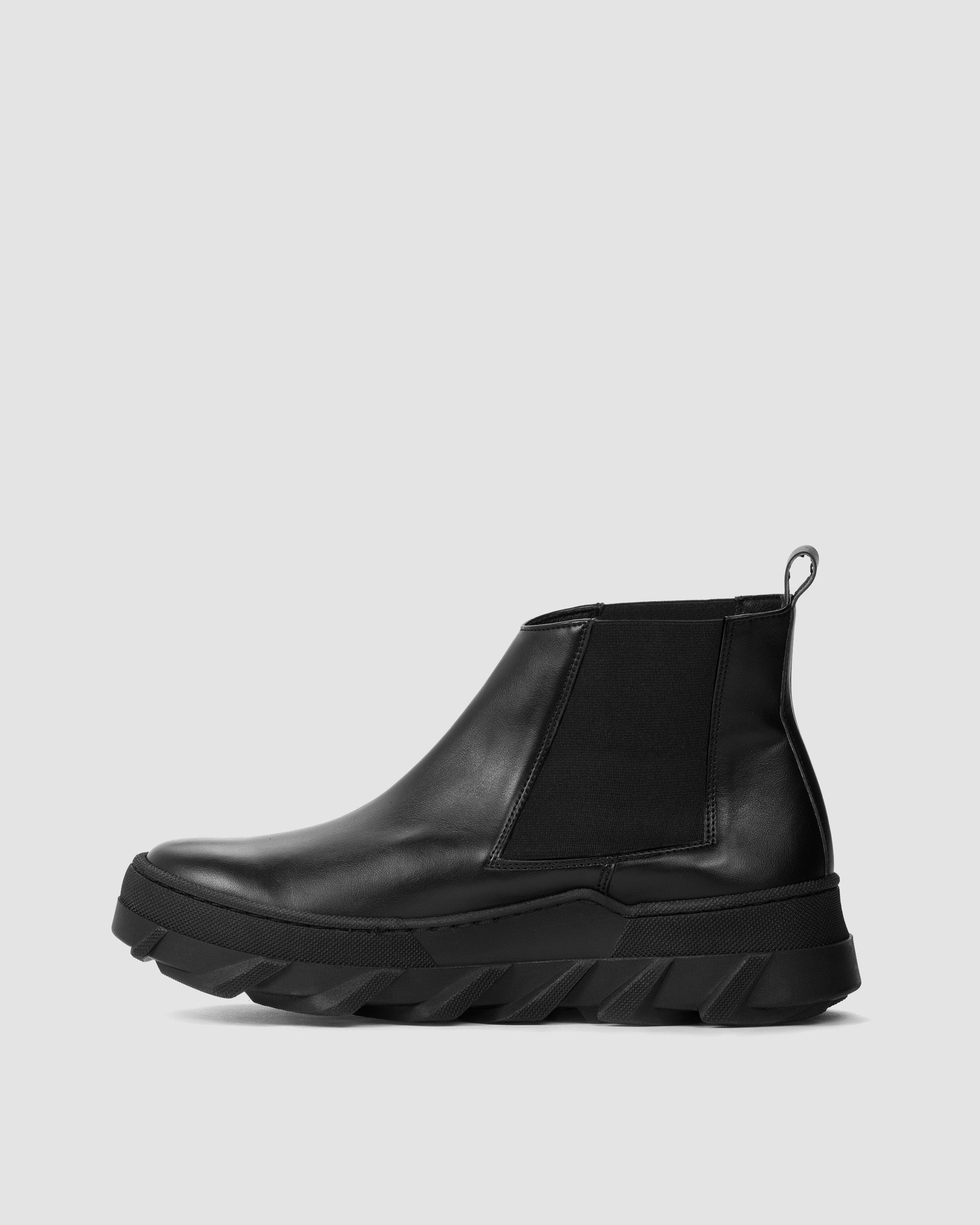 Tiger chelsea black boots