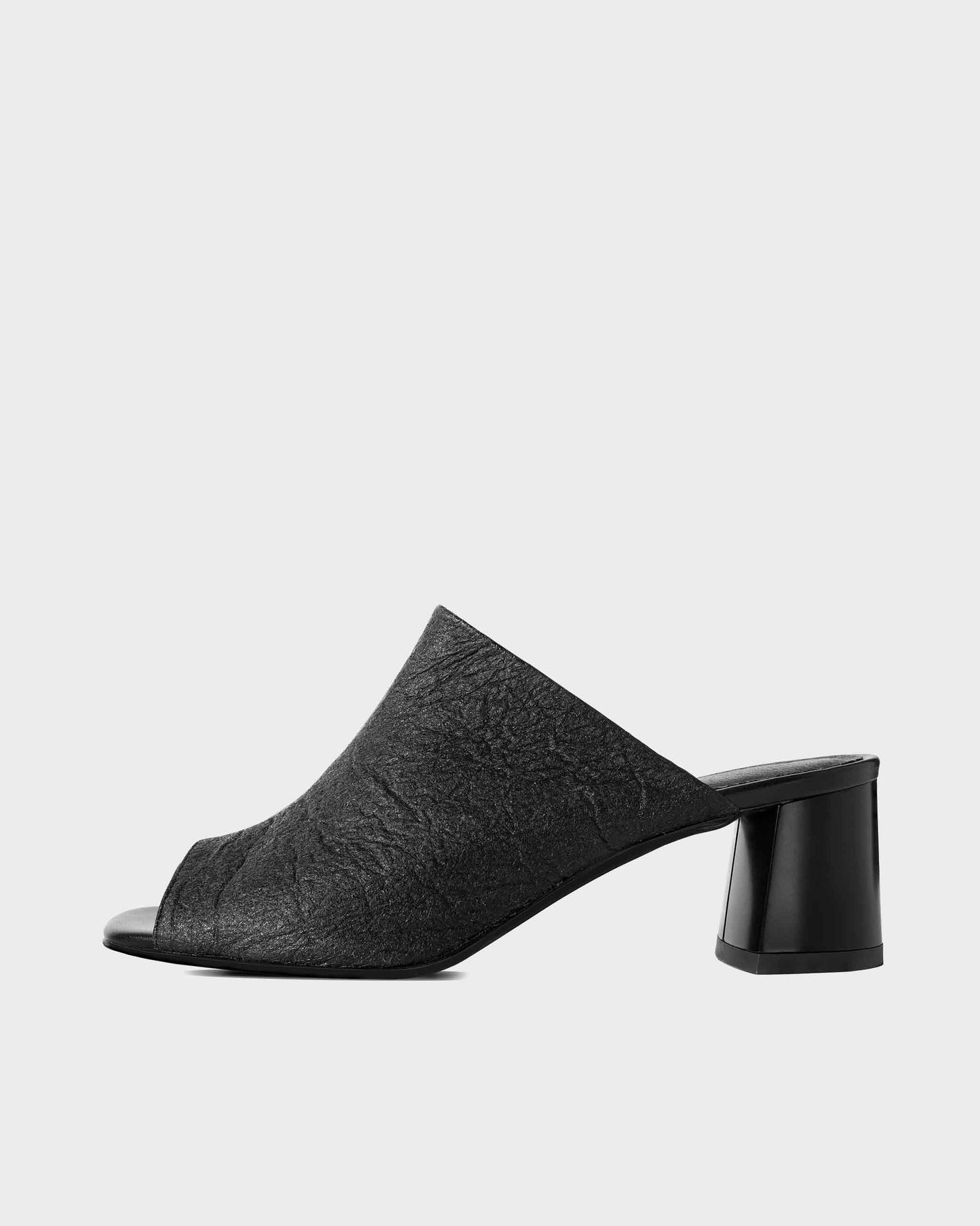 Uptown Black Pina sandals made of Pinatex - sample sale