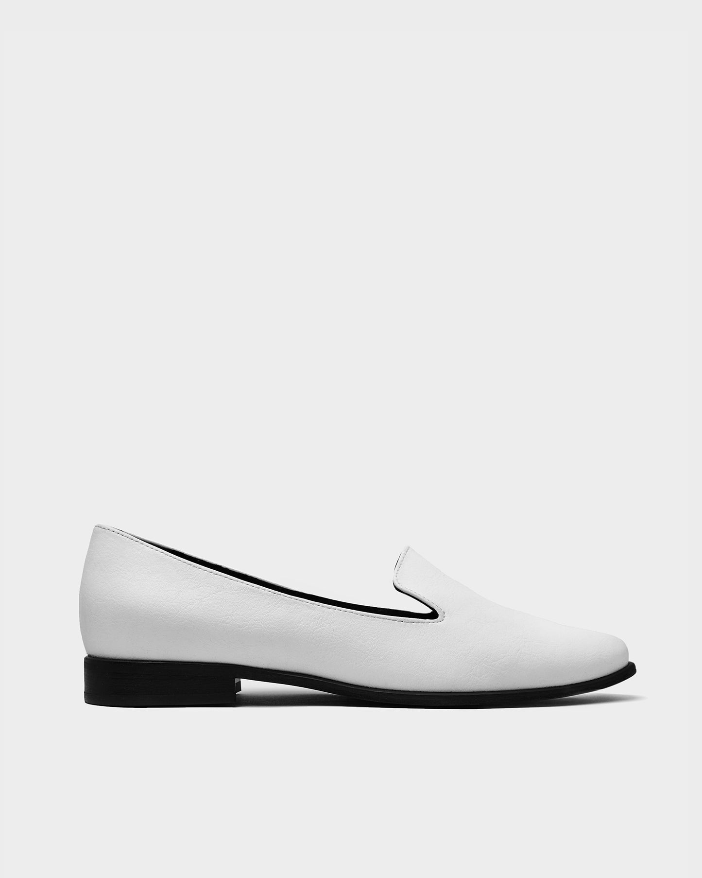 Lords White Loafers made of grape leather Vegea