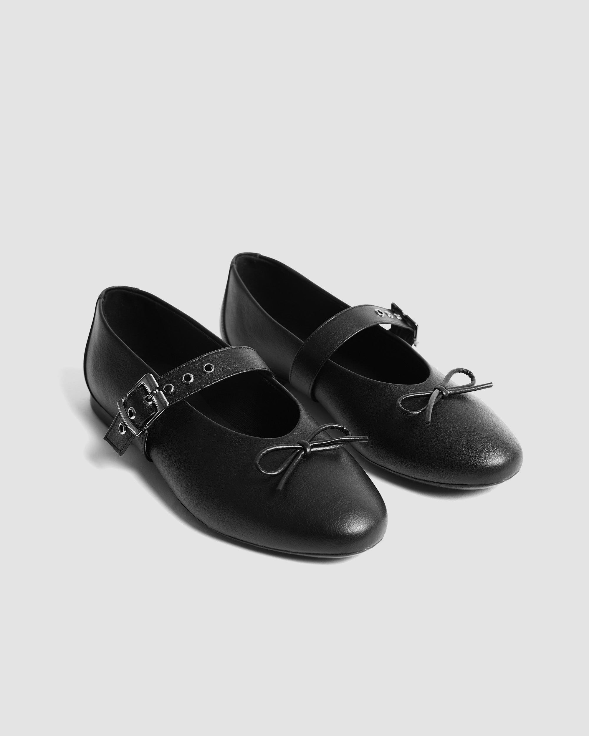 BOHEMA Mara Pumps in black - top view of women's ballet flats with strap