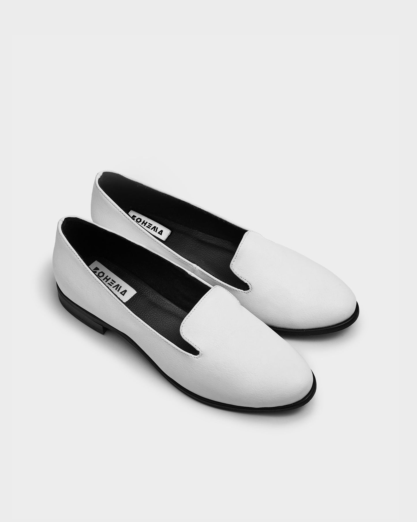 Lords White Loafers made of grape leather Vegea - sample sale