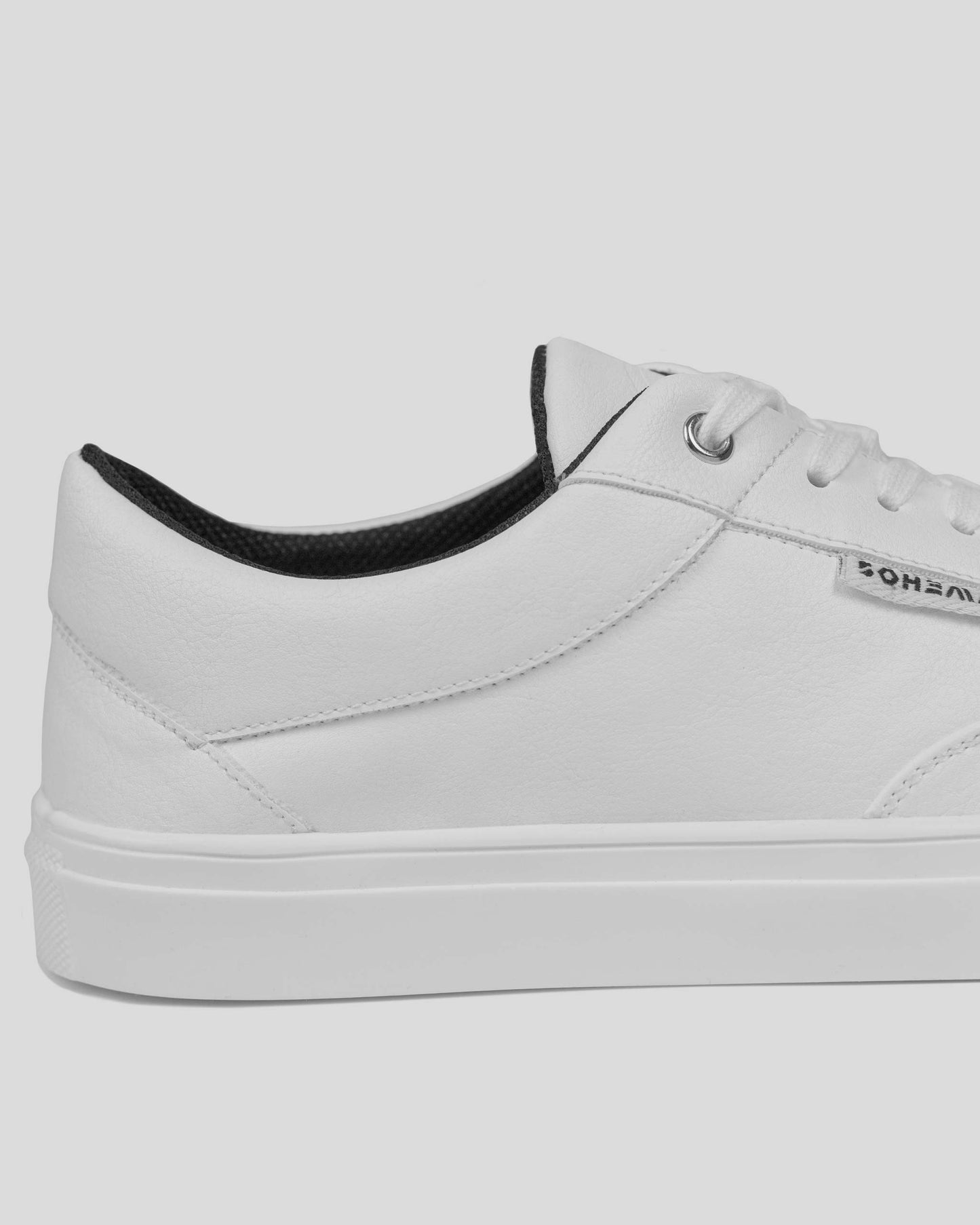 Awake Sneakers White men's sneakers made of Vegea grape leather - sample sale