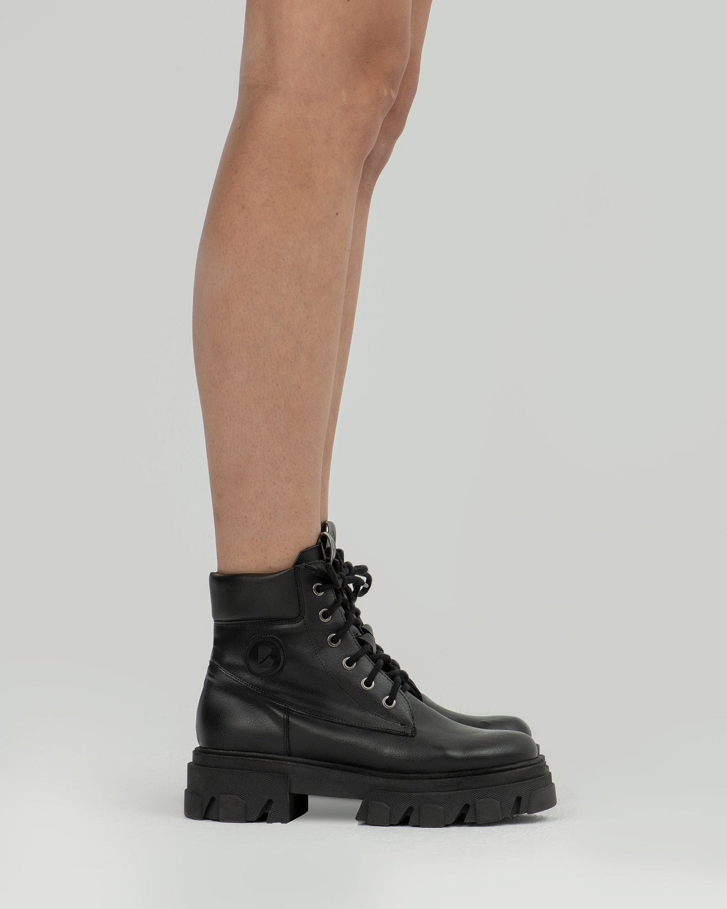 Vegane Arbeitsstiefel für Damen von Riot Boots – Musterverkauf