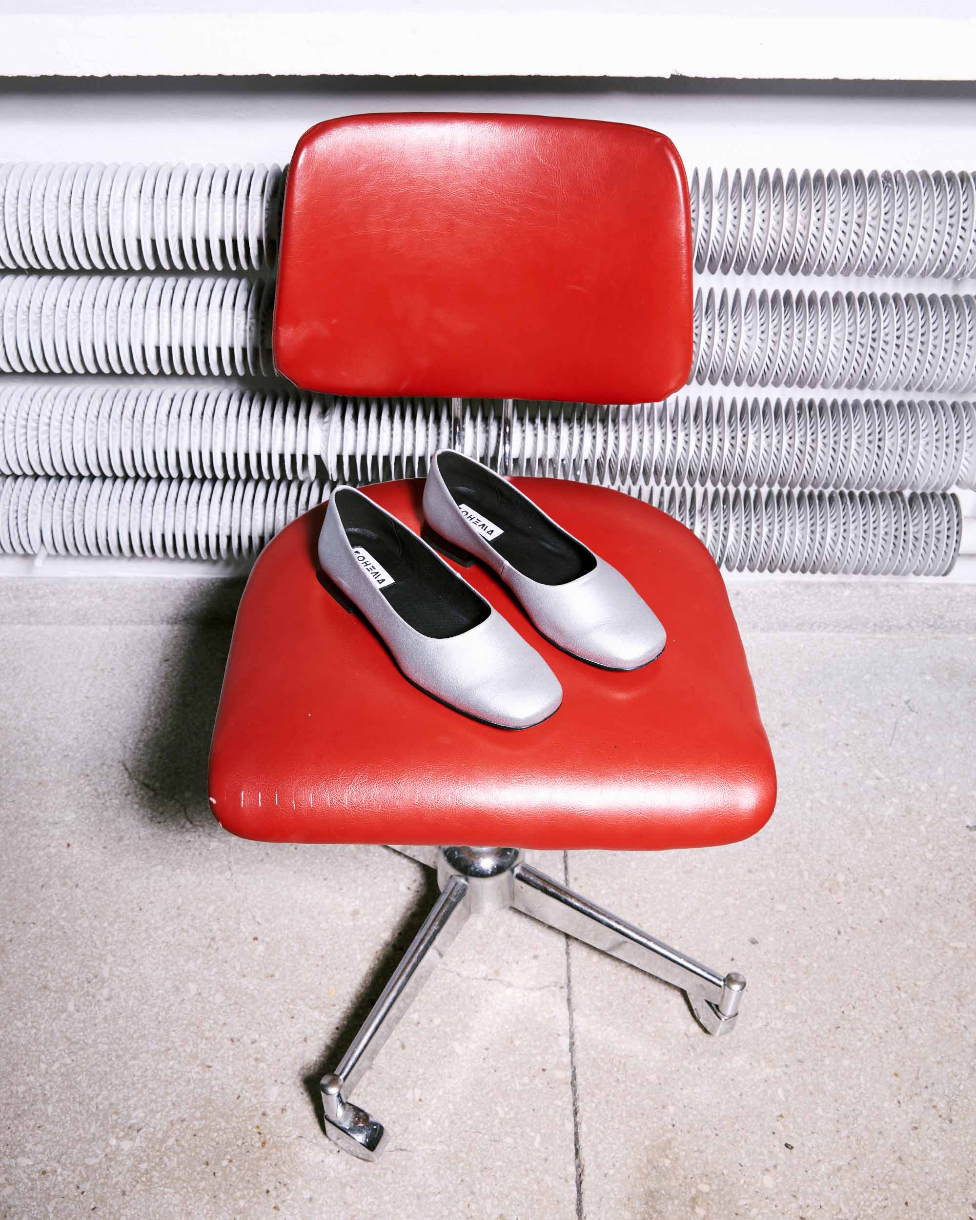 Silver Diana Pumps ballerinas with a square-cut shape