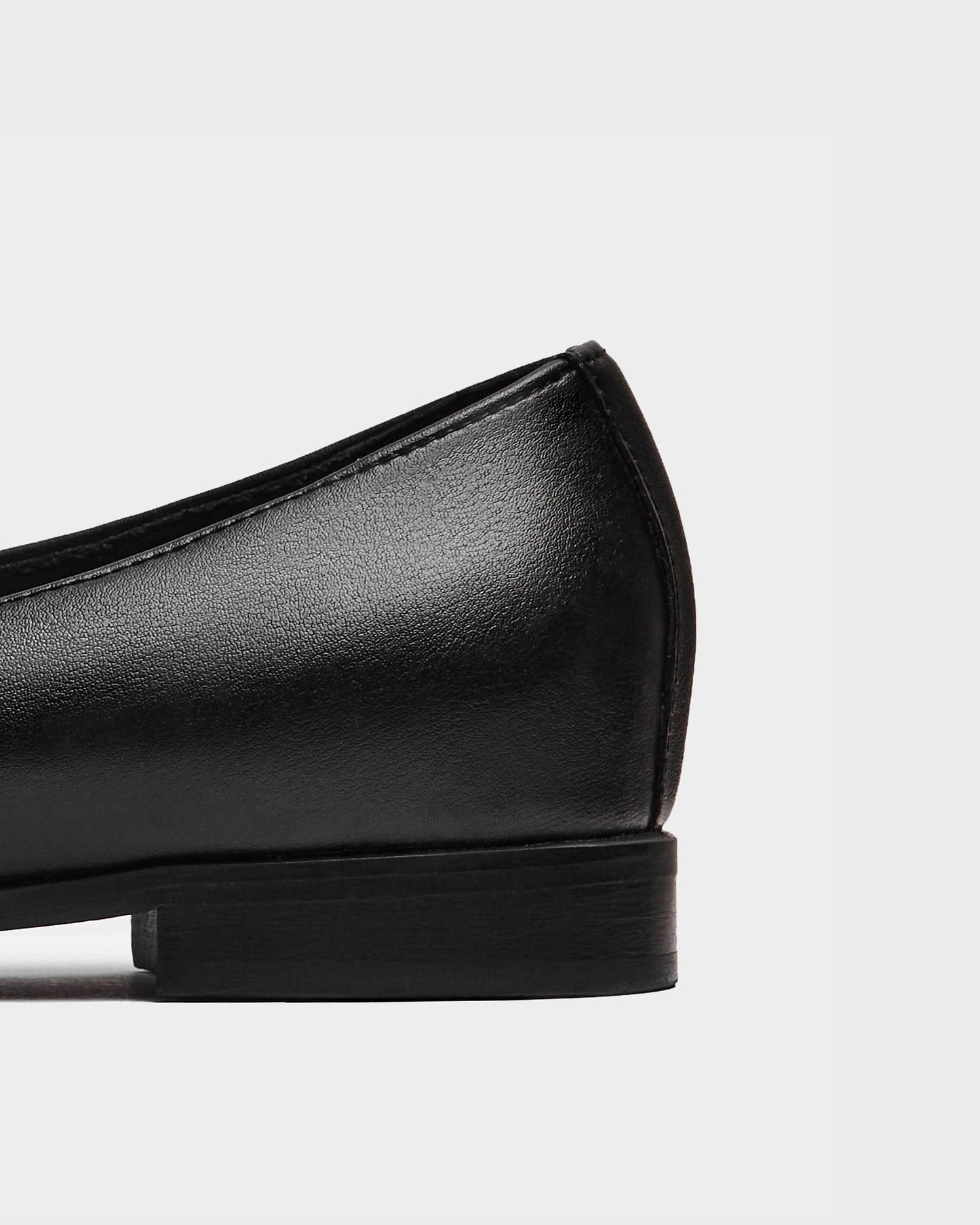 Penny Loafers made of grape leather Vegea - sample sale