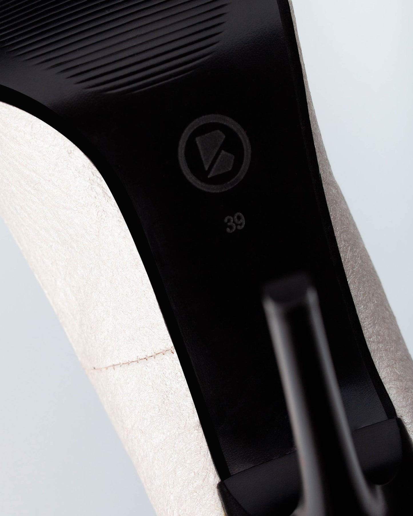 Pearly Chic Pina Pinatex Stilettos – Musterverkauf