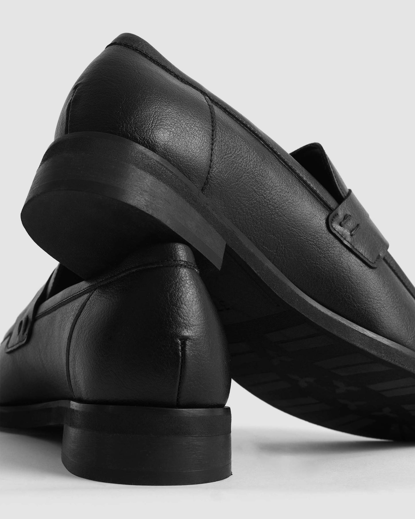 Dakota Loafers Black black women's moccasins