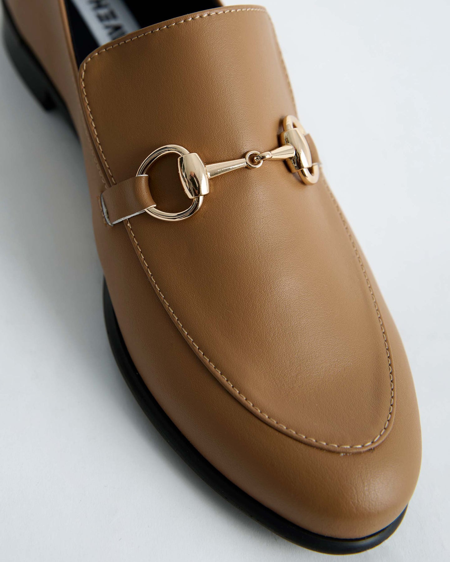 Shiv Loafers beige women's moccasins