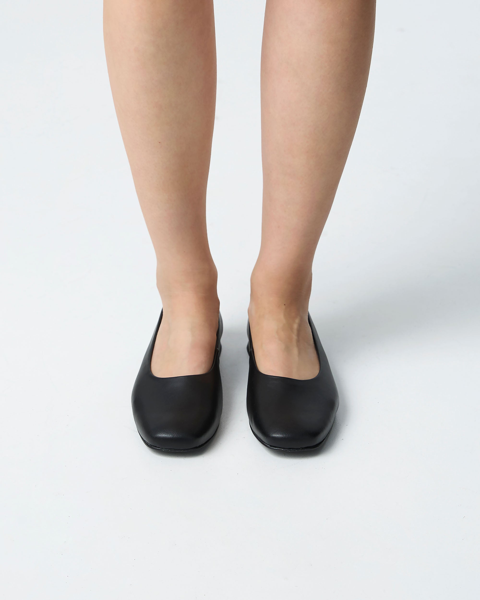 Black Diana Pumps black ballerinas with a square-cut shape