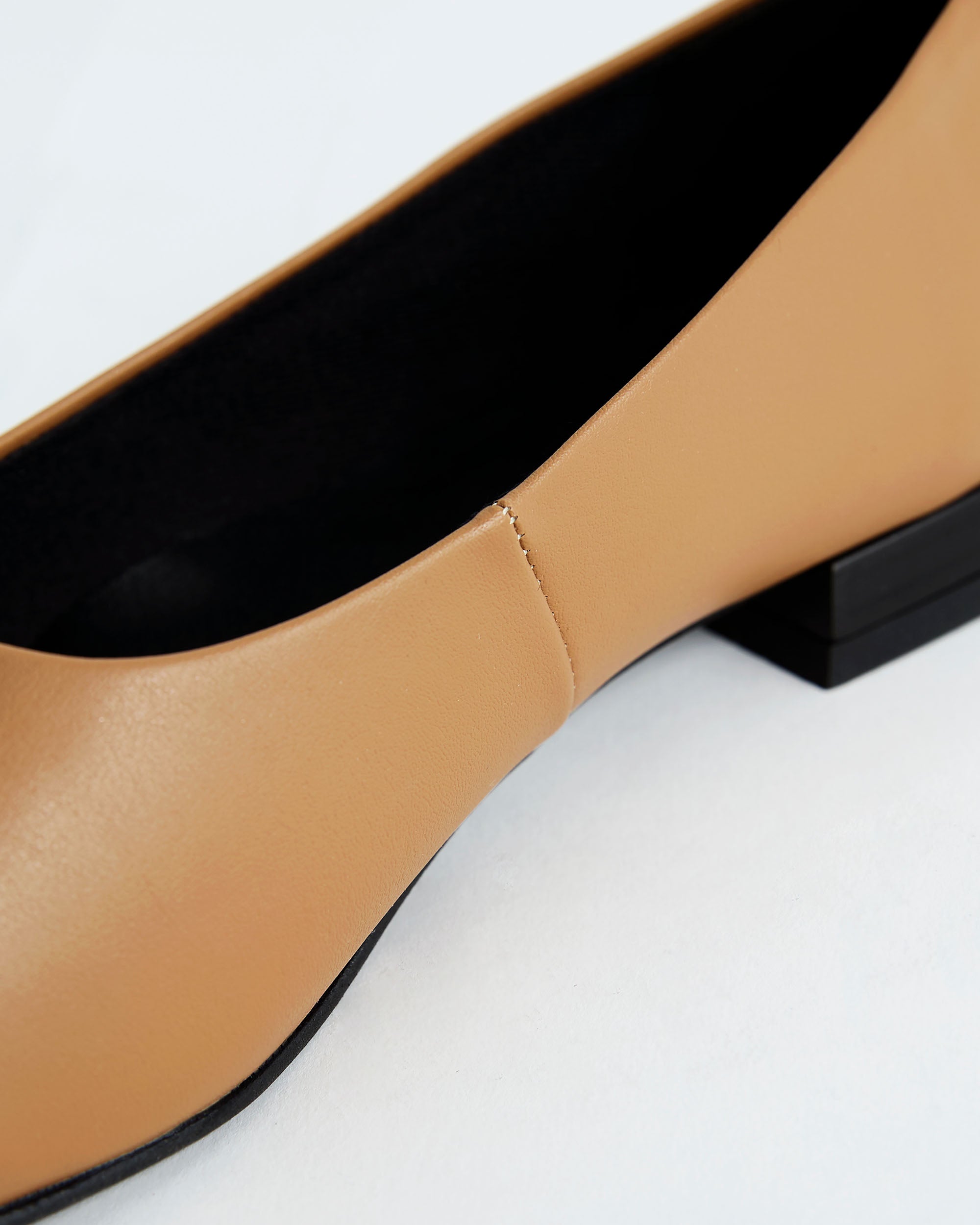 Carmel Diana Pumps beige ballerinas with a square-cut shape