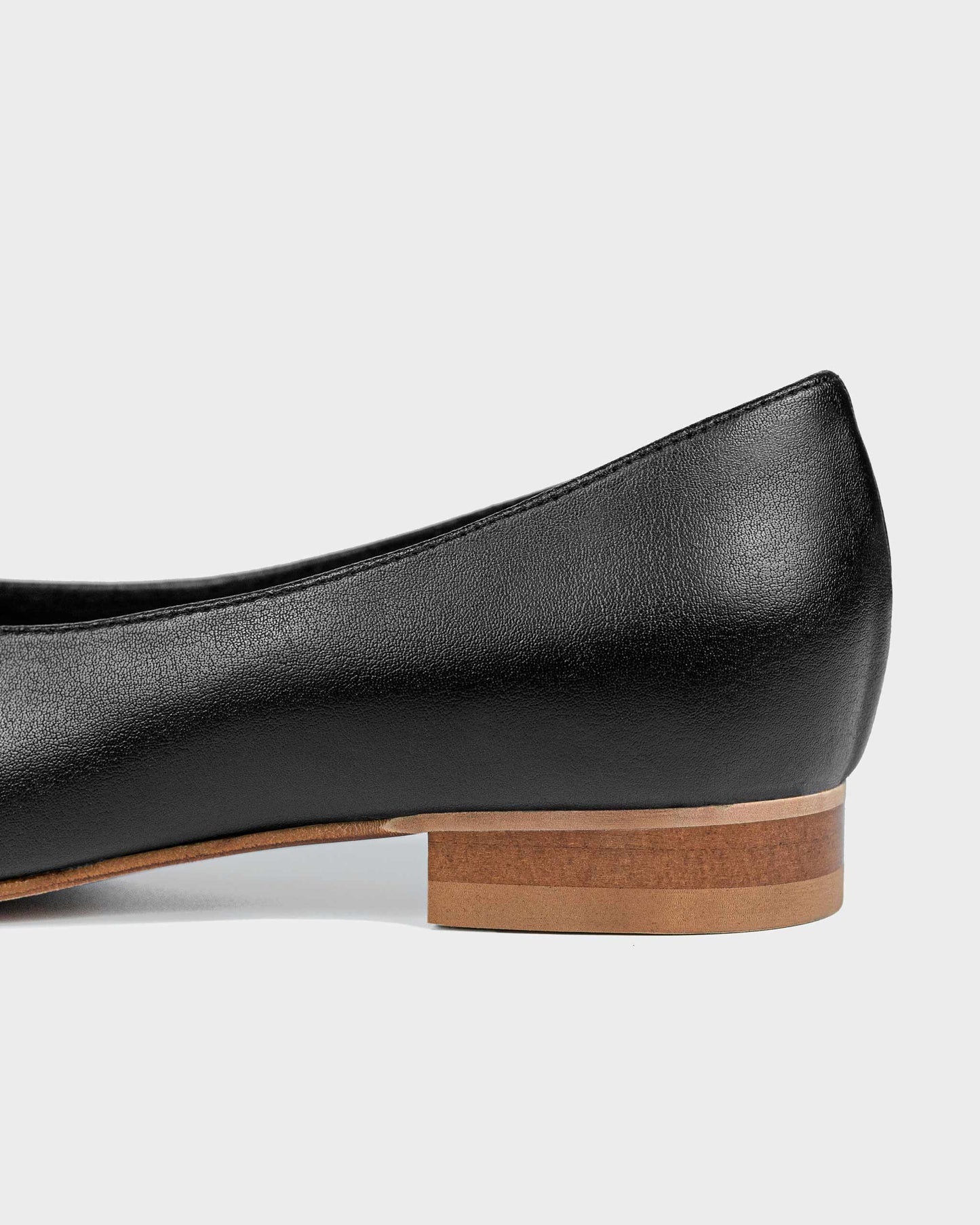 Pumps Black Nopal ballerinas made of cactus leather - sample sale