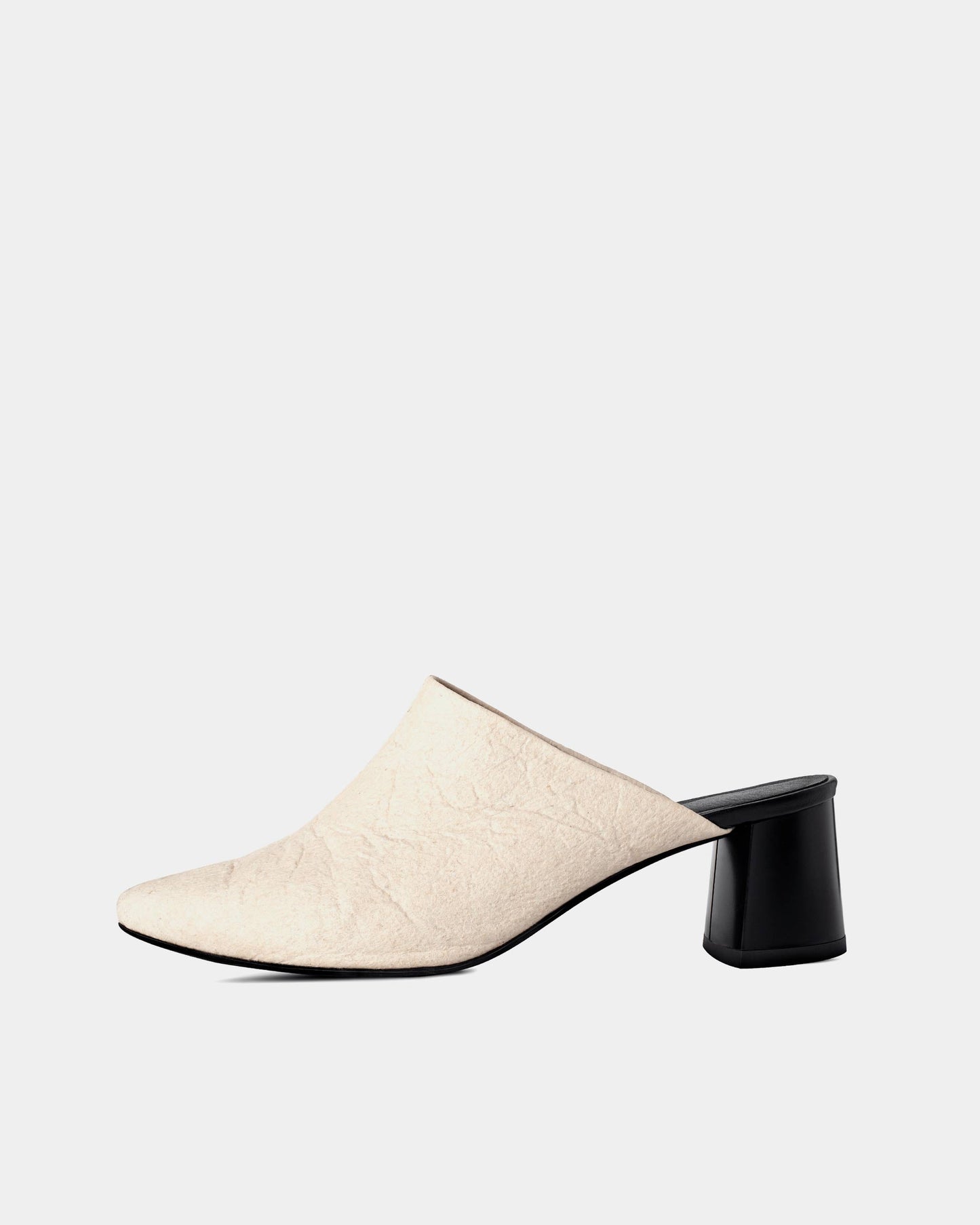 Mule Creamy Pina made of Pinatex - sample sale