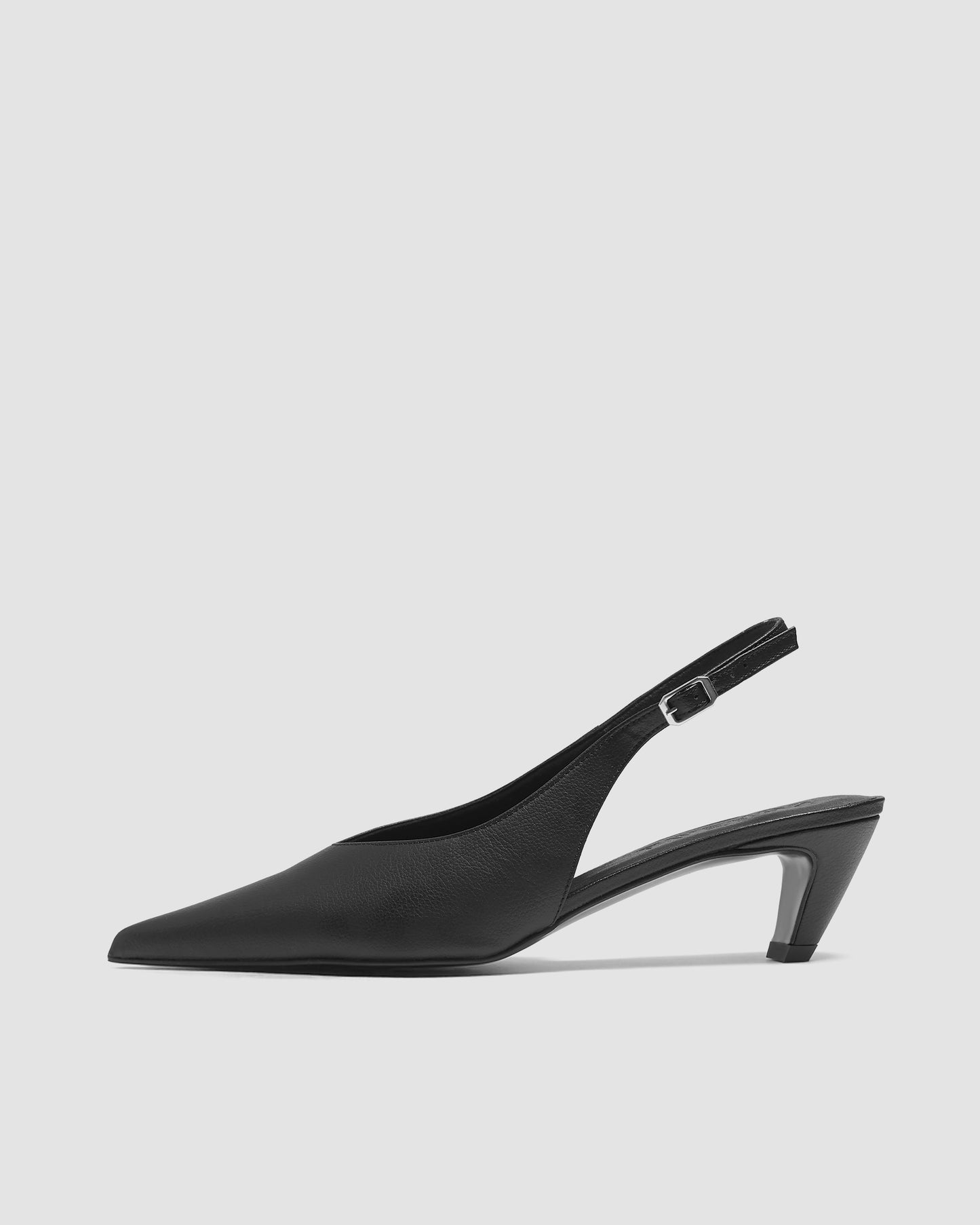 Kitten Heels Black pointy toe pumps