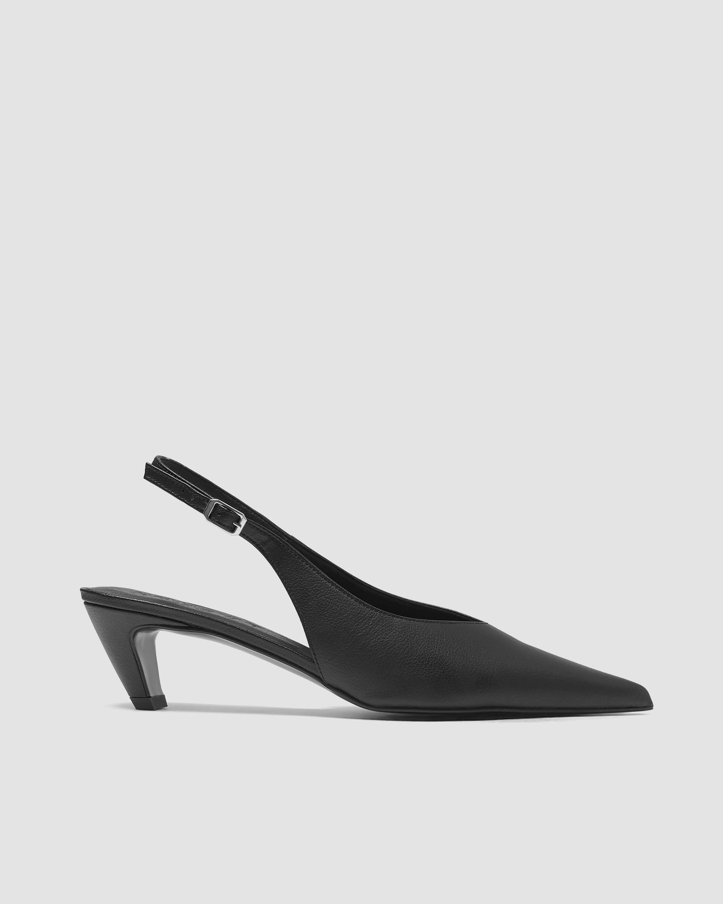 Kitten Heels Black pointy toe pumps