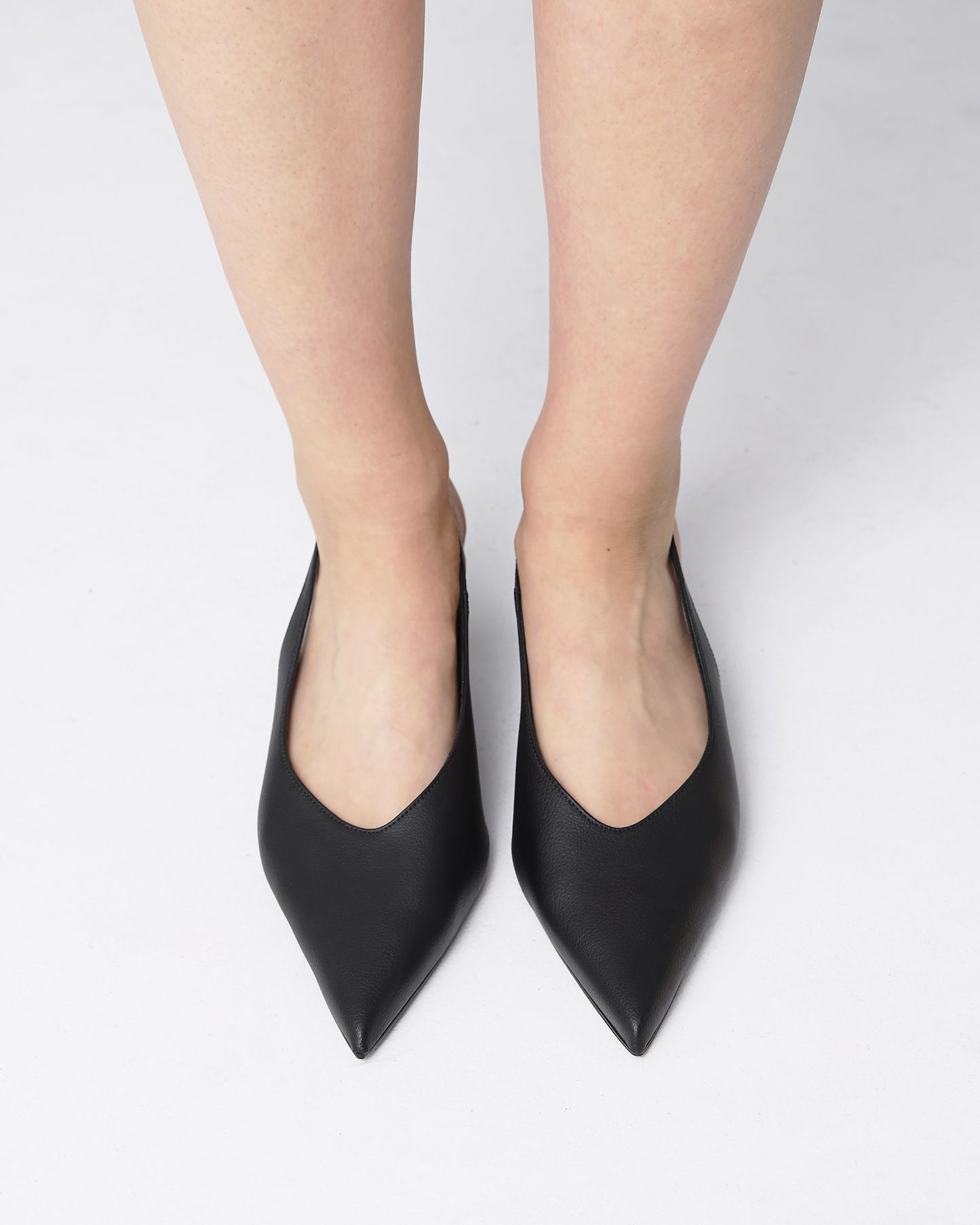 Kitten Heels Black pointy toe pumps