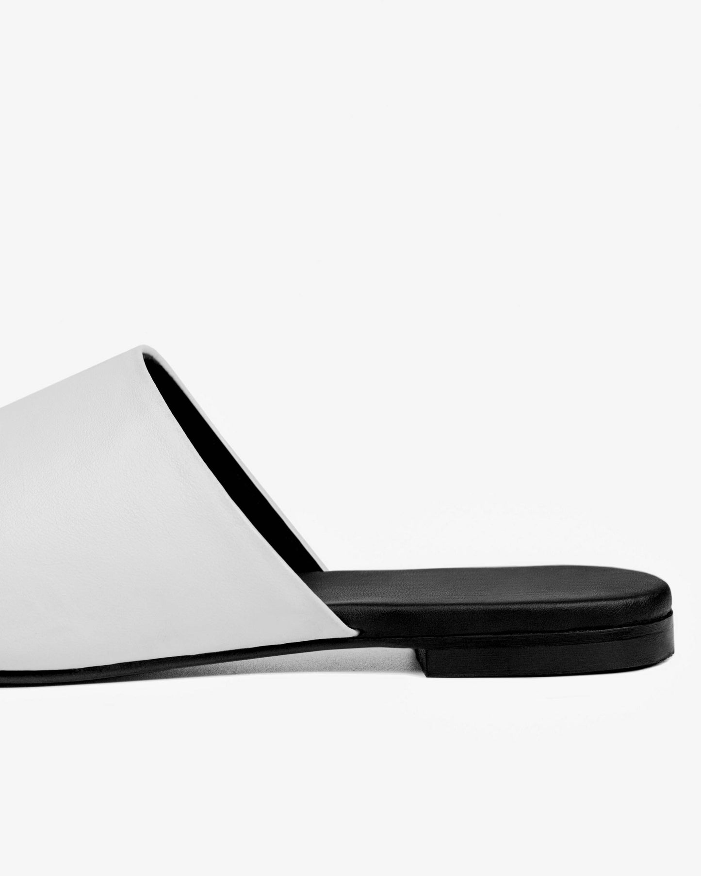Ritzy Slides White made of grapes leather - sample sale