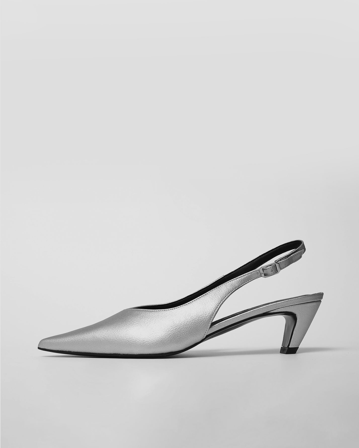Kitten Heels Silver pointy toe pumps