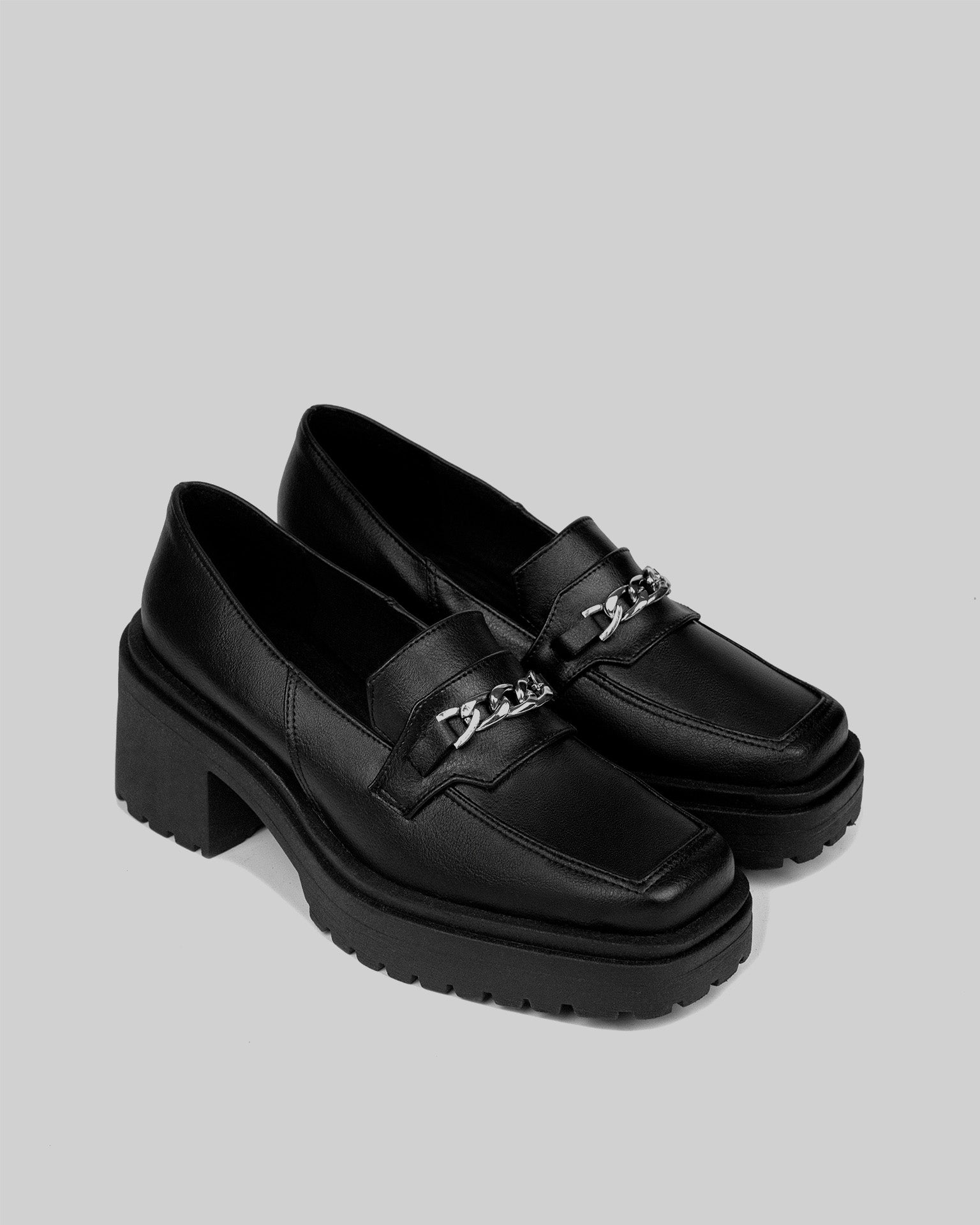 BOHEMA Squared Chunky Loafers in black - sole detail of women's chunky loafers