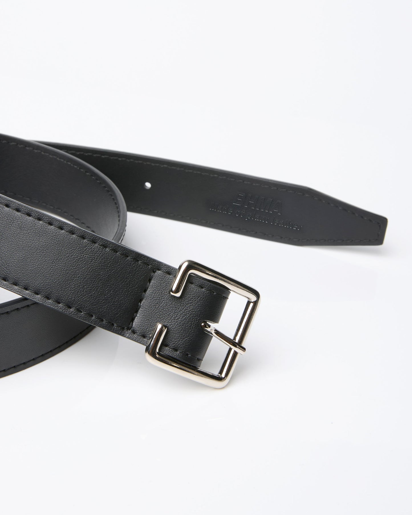 Sleek Belt vegan women's belt made of corn-based leather