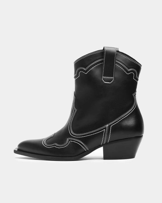 Stitchy Cowboy Boots made of Viridis corn leather