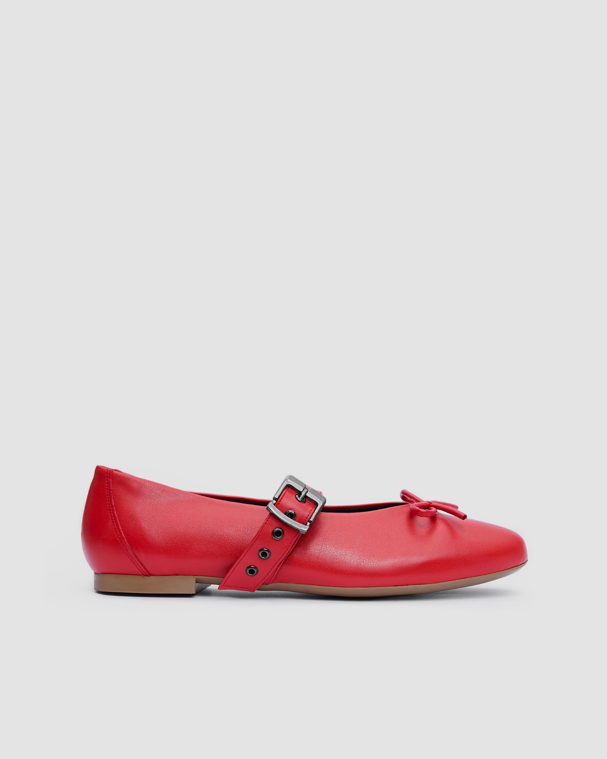 Mara Pumps red ballet flats with a strap