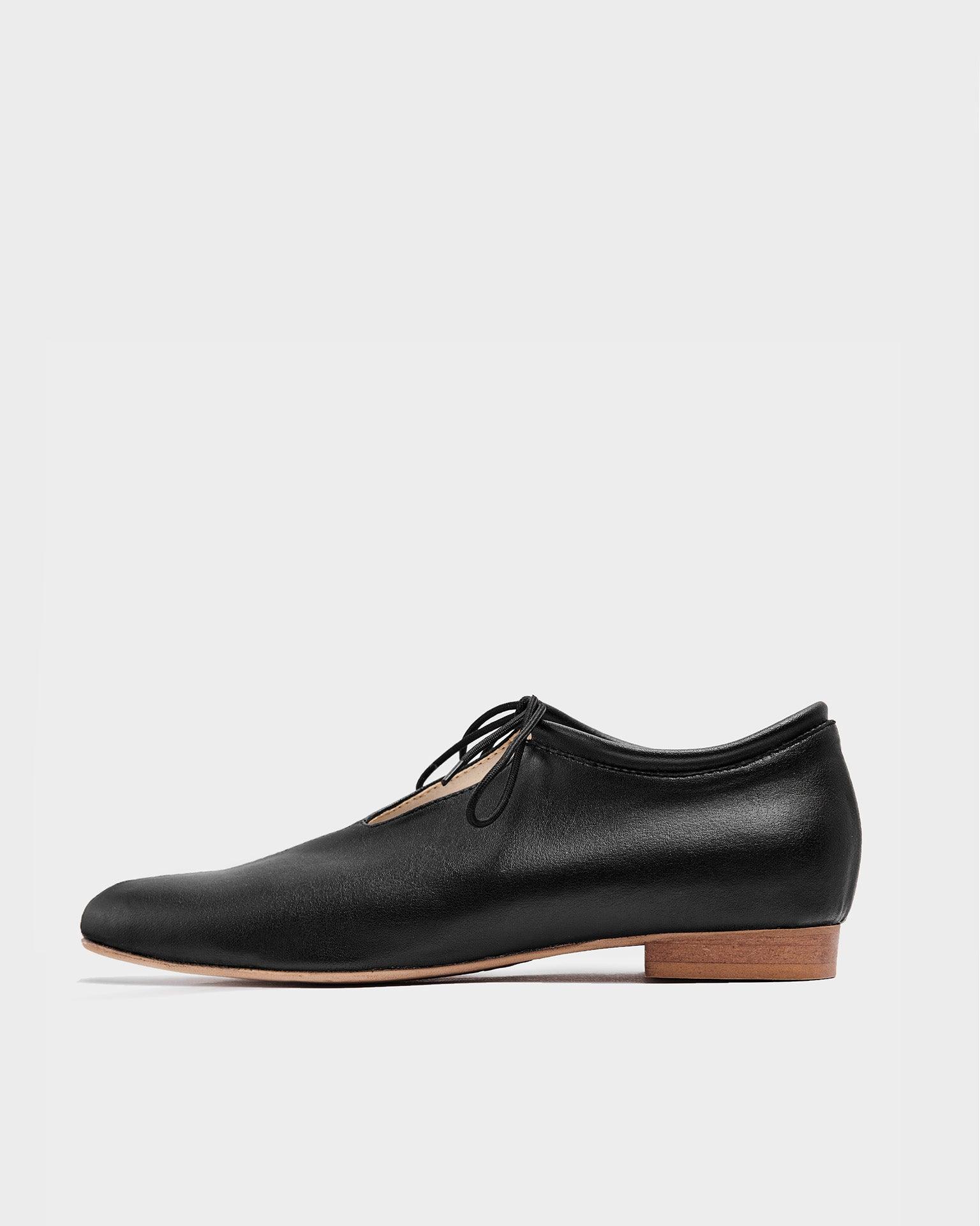 Akira Pumps Black Nopal ballerinas made of cactus leather 35 / Red Akira Pumps Black Nopal ballerinas made of cactus leather 35 / Red