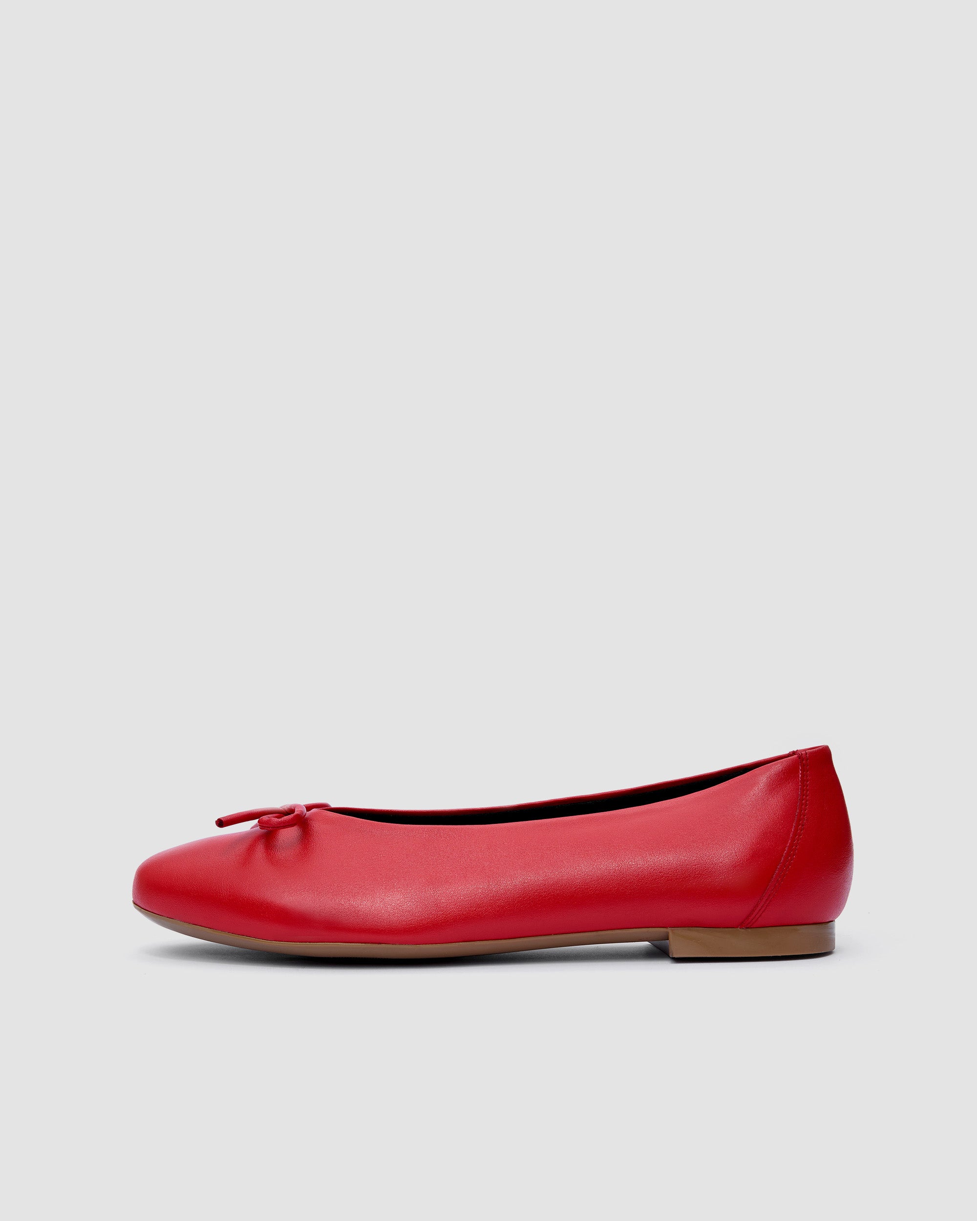 Mossy Pumps Red ballet flats with a bow