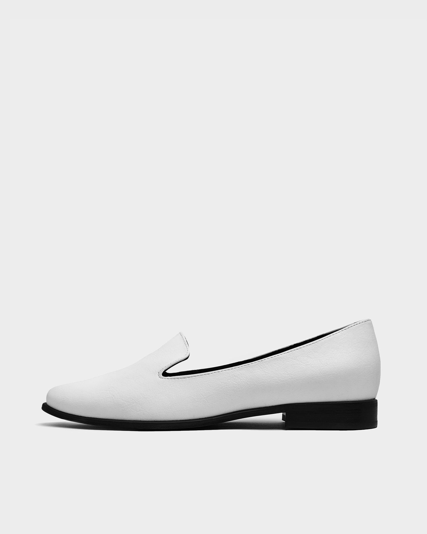 Lords White Loafers made of grape leather Vegea