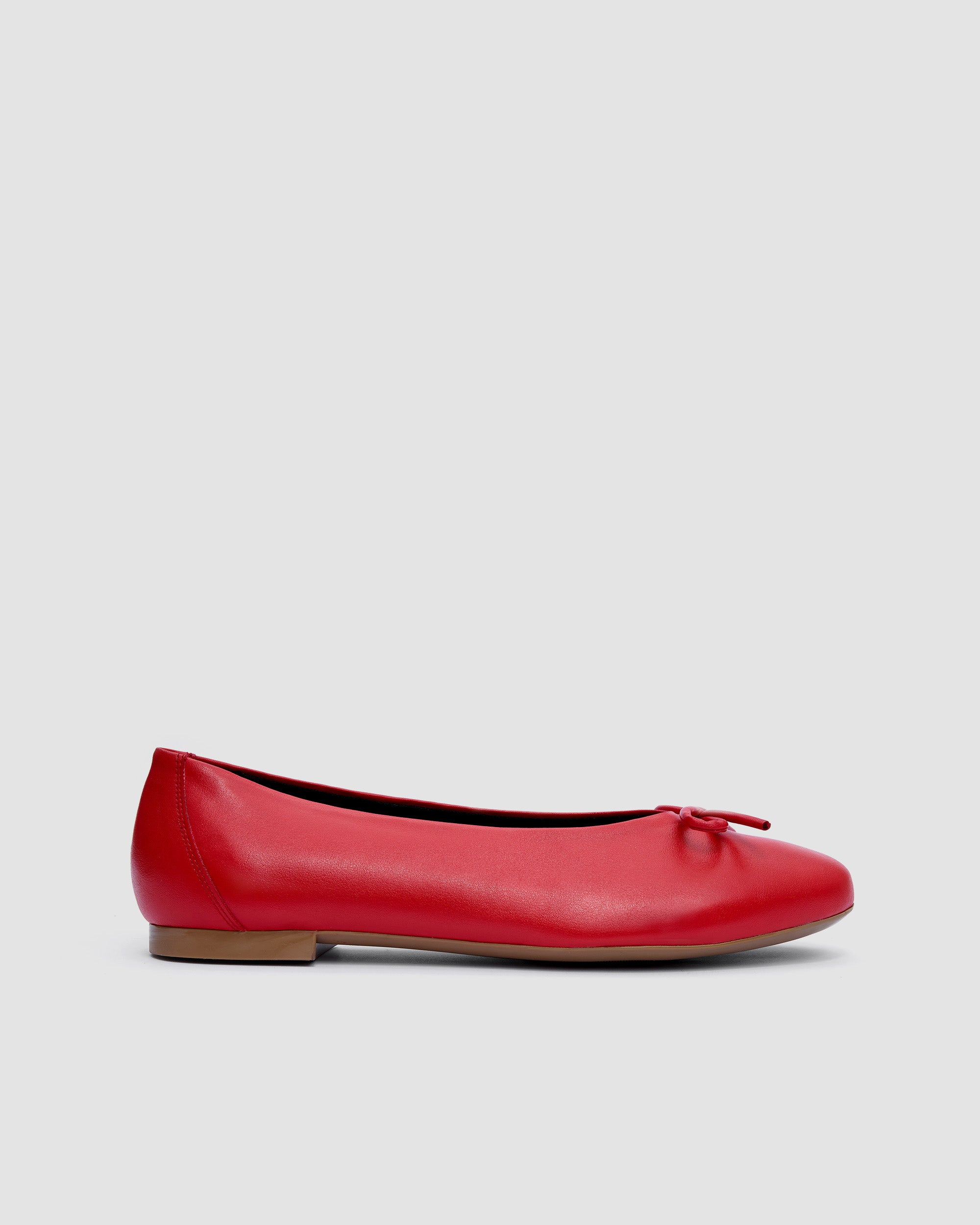 Mossy Pumps Red ballet flats with a bow