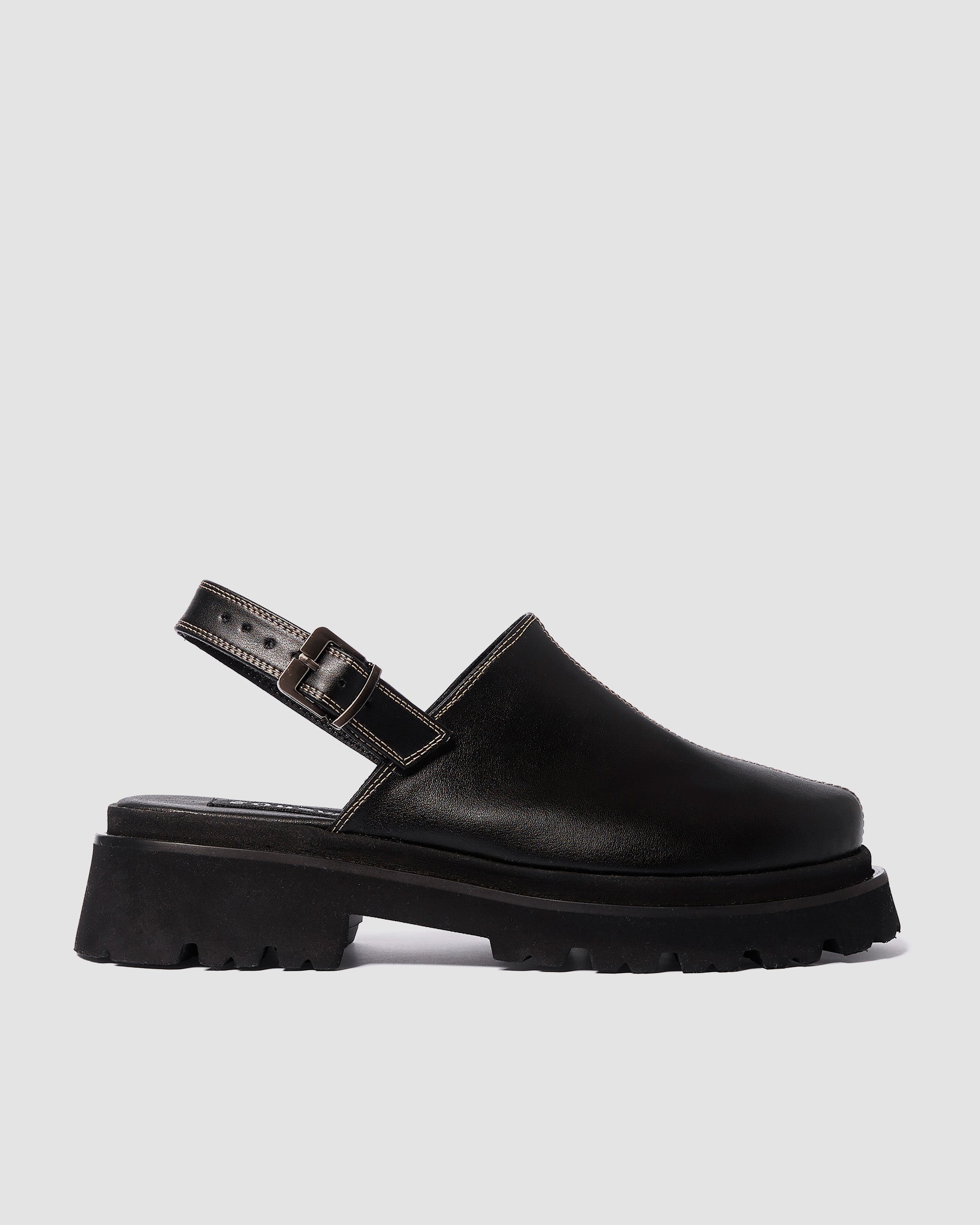 Urban Clogs made of vegan grape leather