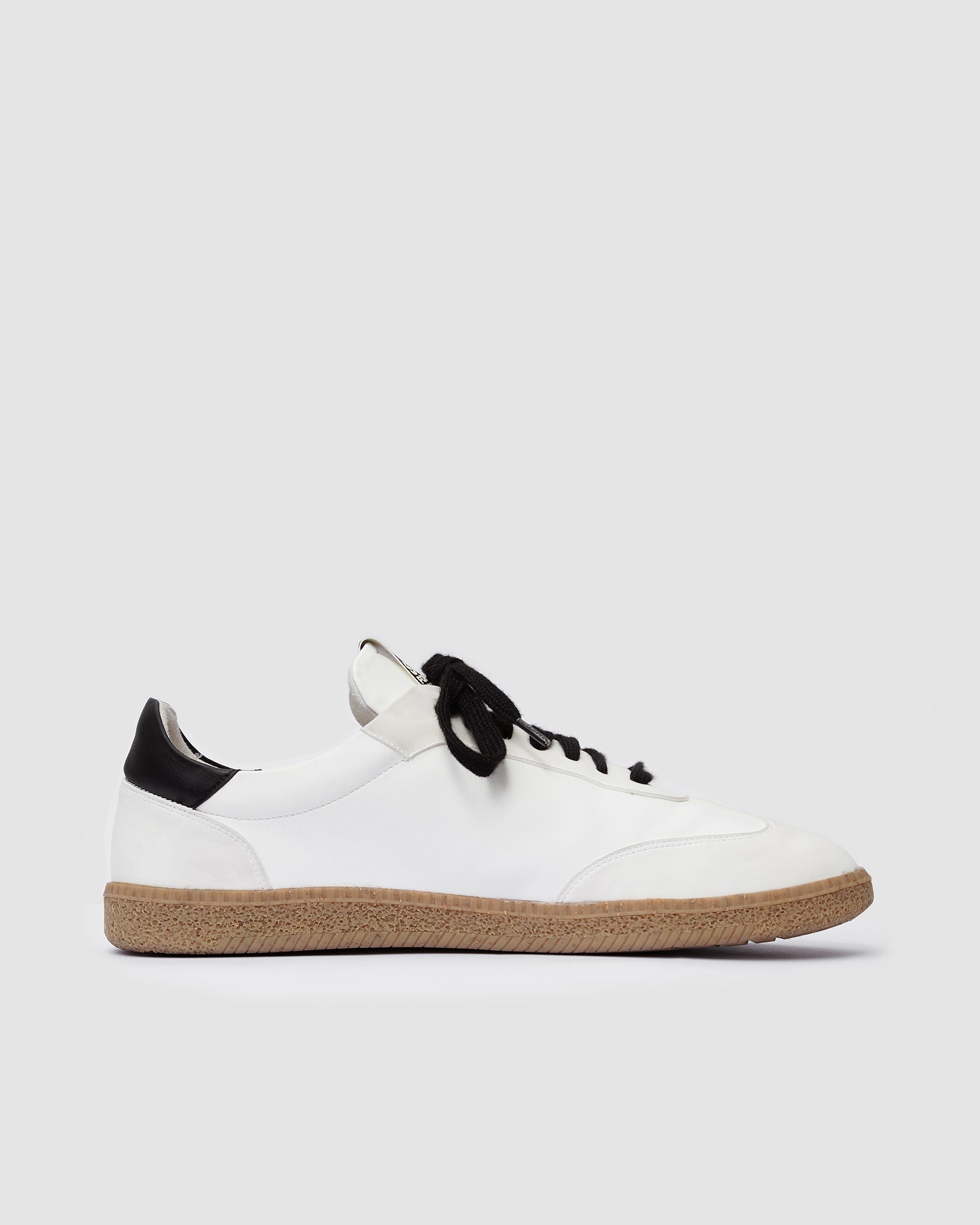 Brava Sneakers White Black
