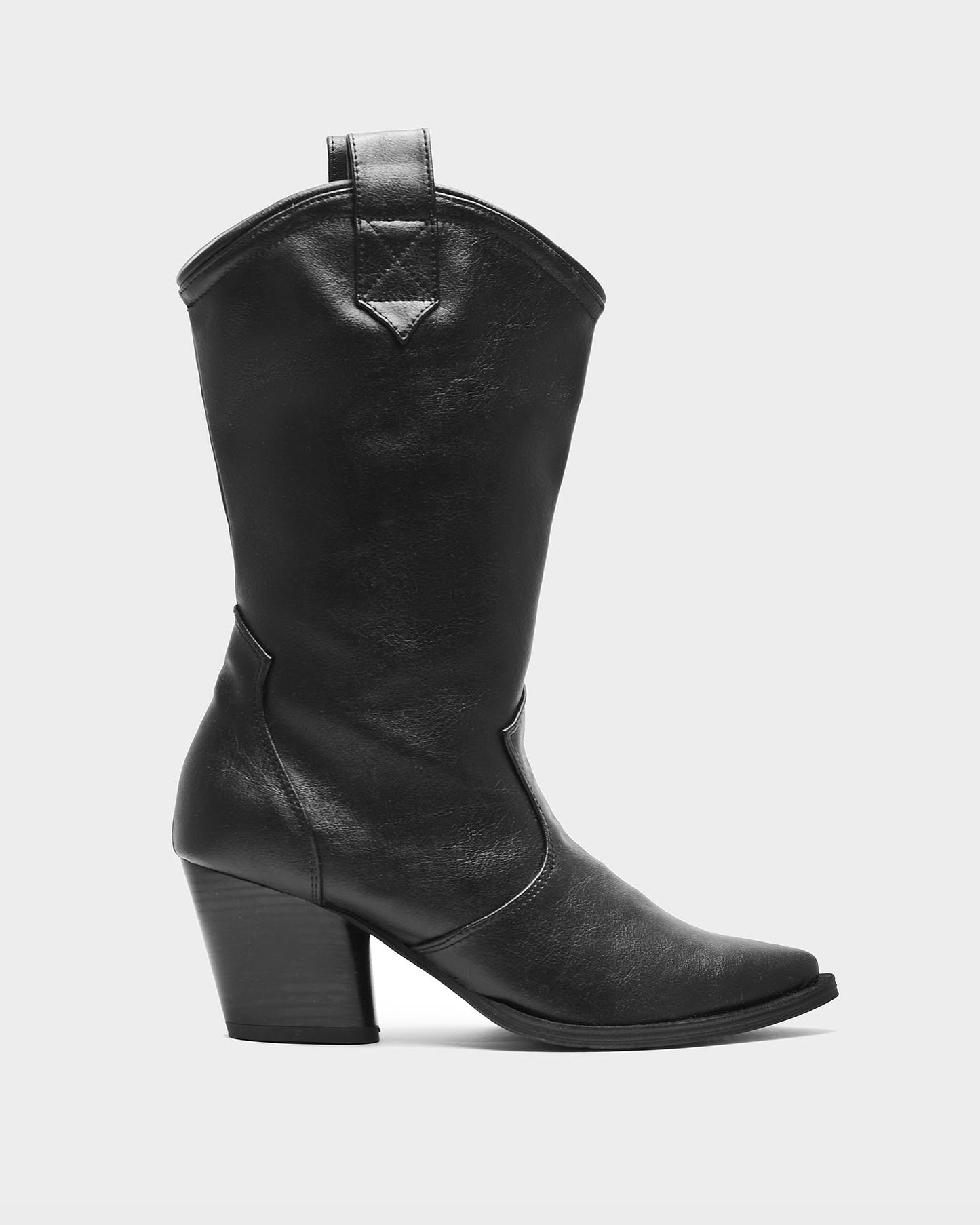 Sleeky Cowboy Boots made of Vegea grape leather