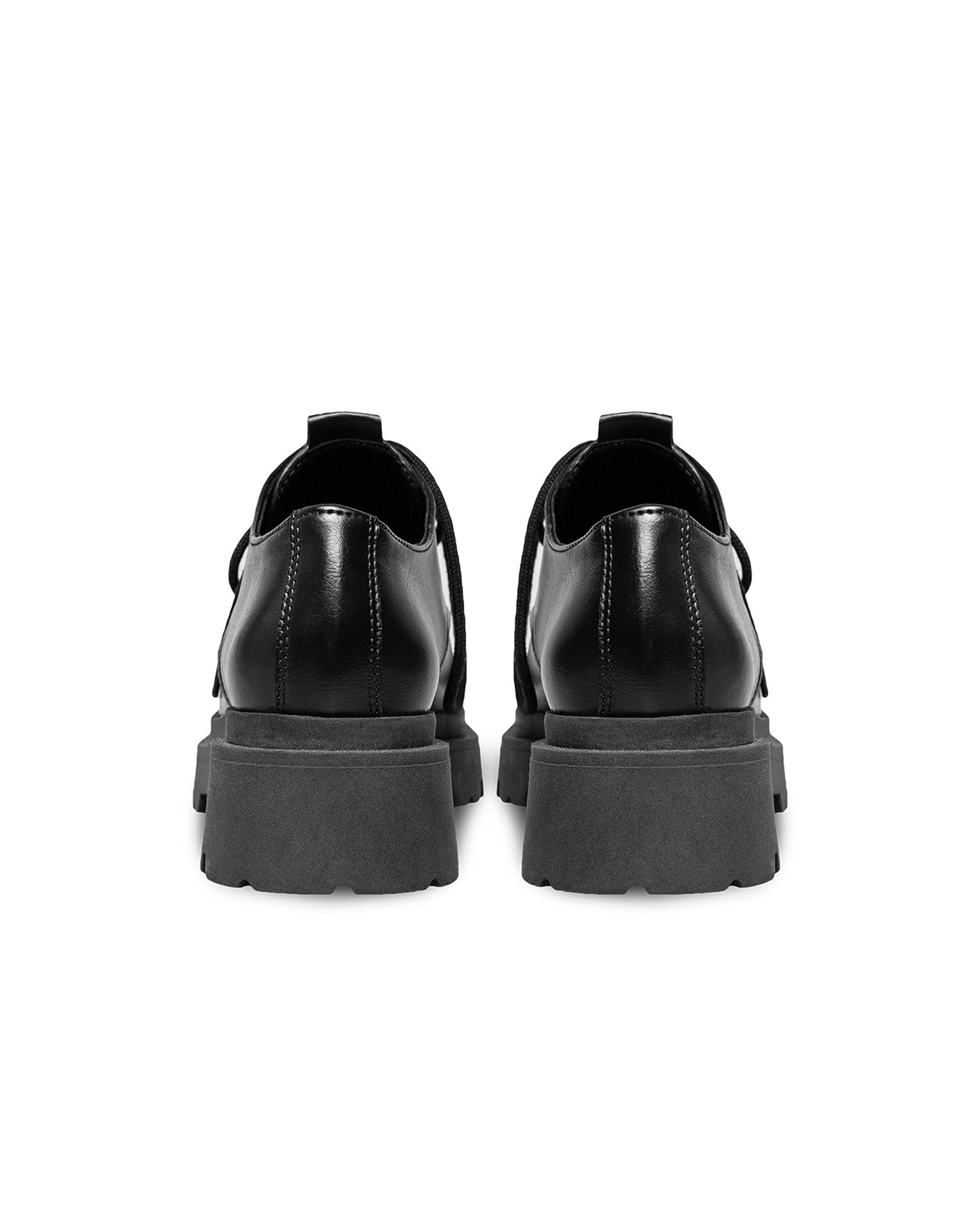 Sienna Squared Derbs Black made of Vegea grape leather