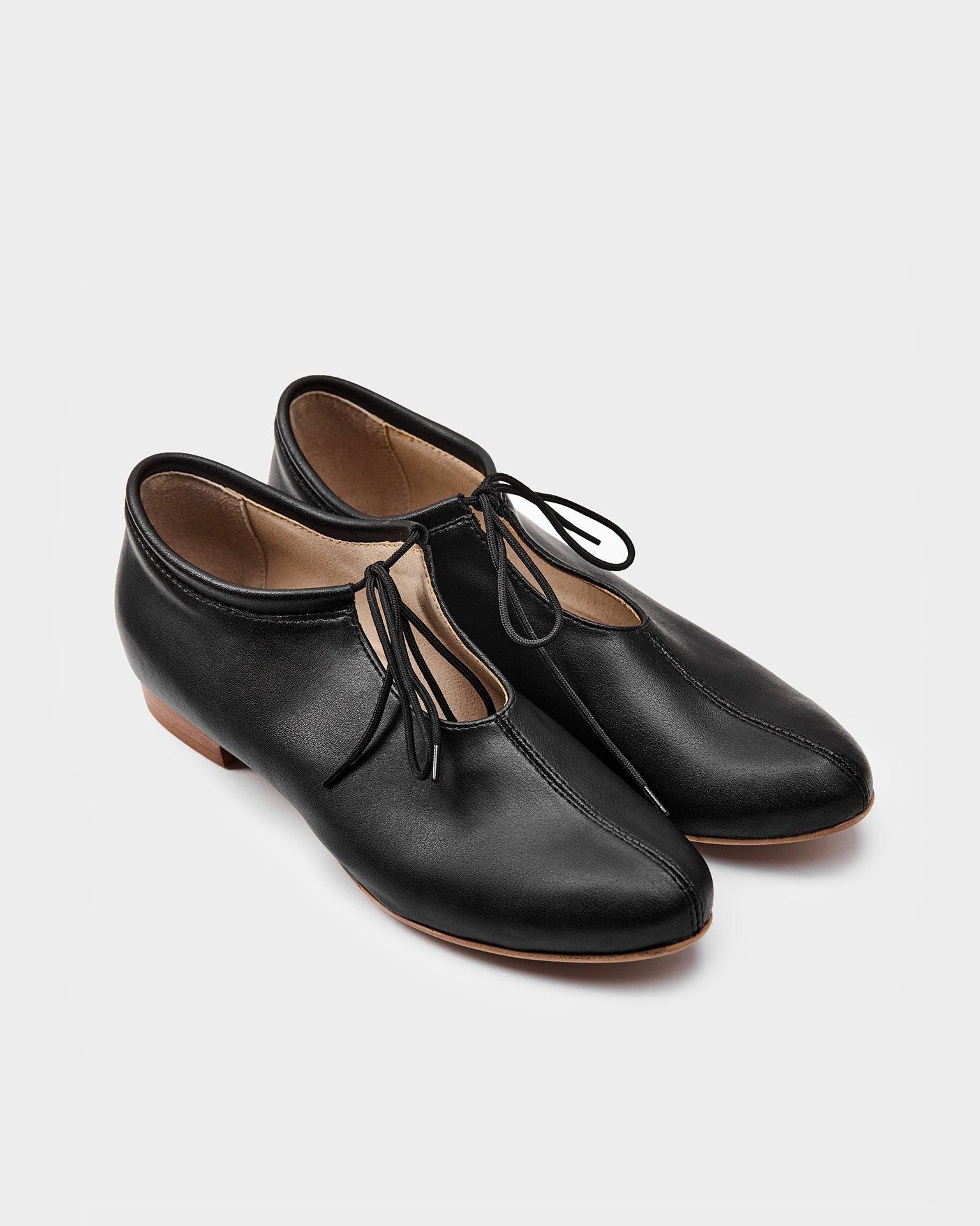Akira Pumps Black Nopal ballerinas made of cactus leather - BOHEMA