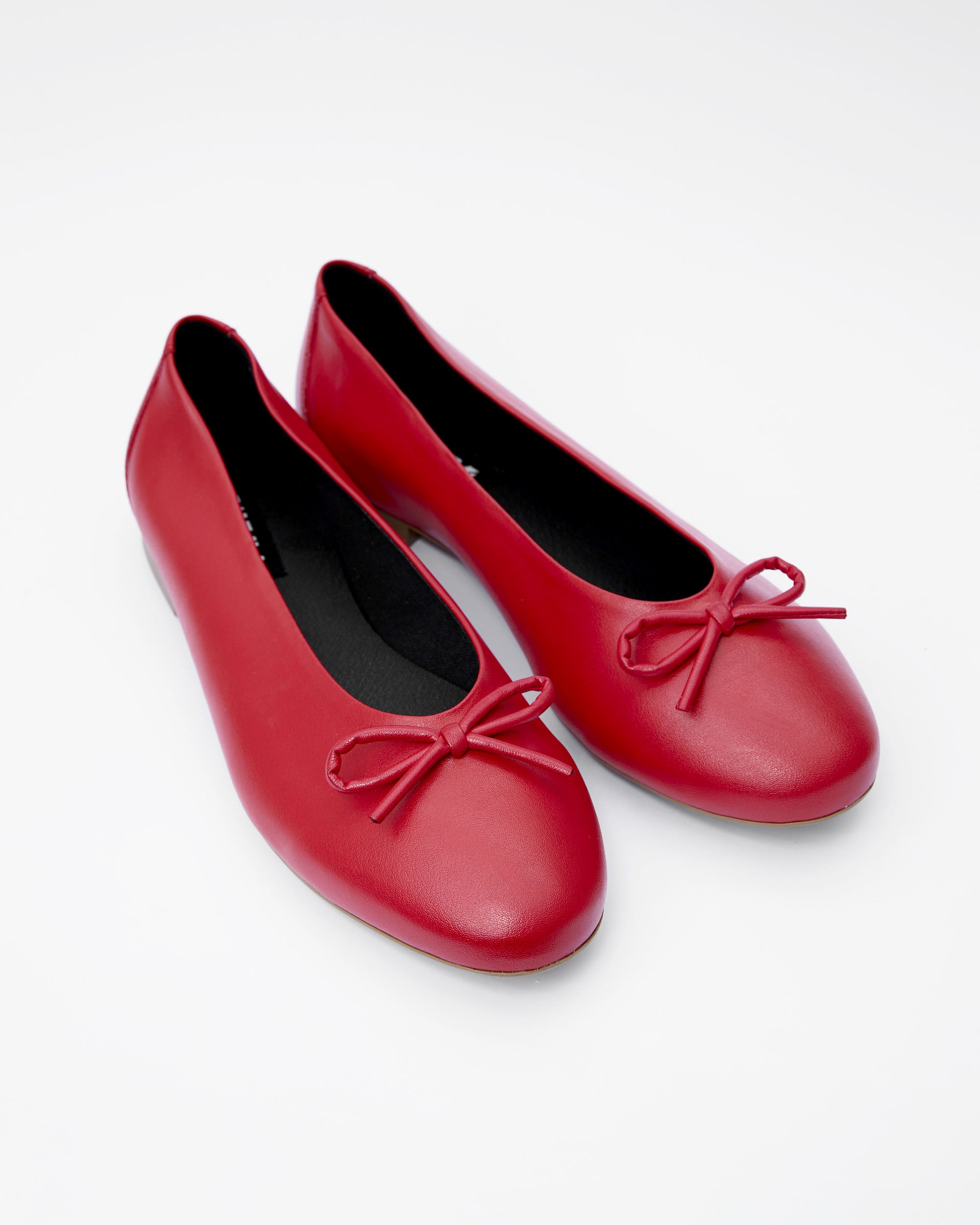 Mossy Pumps Red ballet flats with a bow