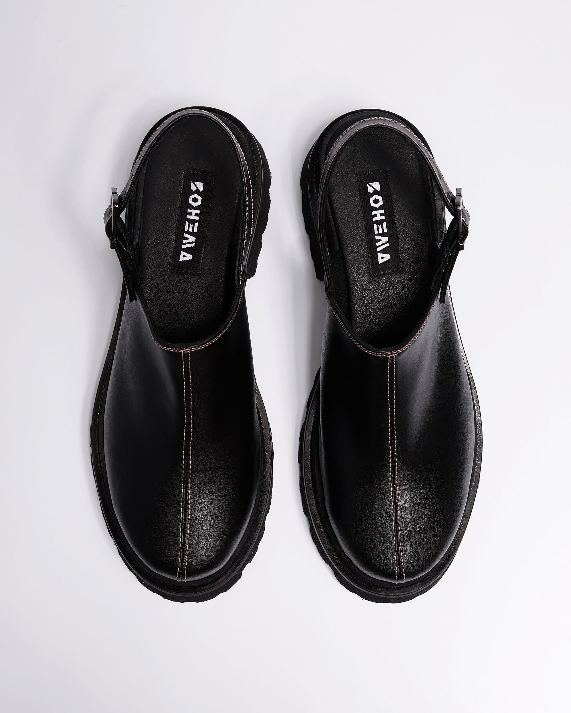 Urban Clogs made of vegan grape leather