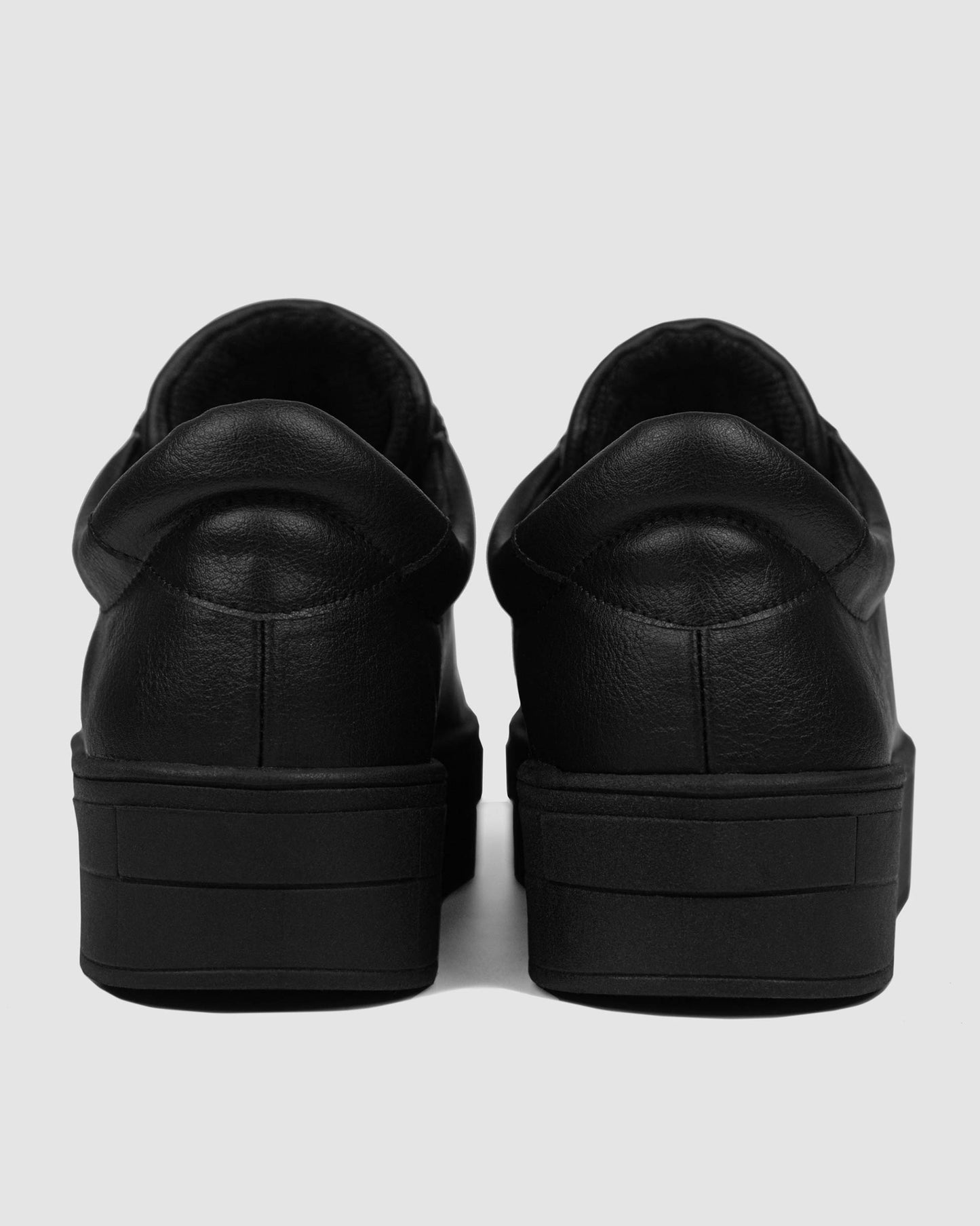 Bohema Sneakers Aware Black sneakers made of Vegea grape leather