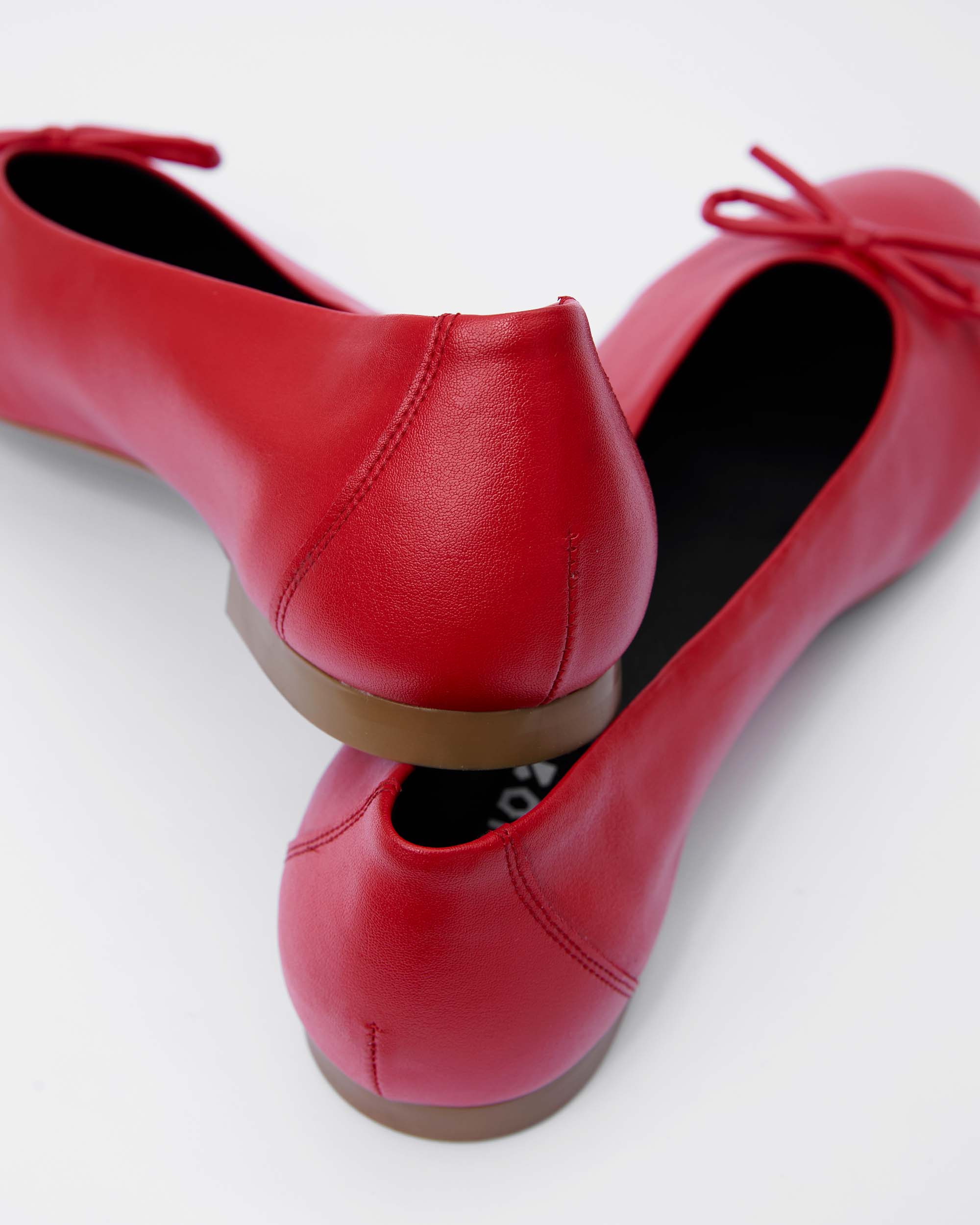 Mossy Pumps Red ballet flats with a bow