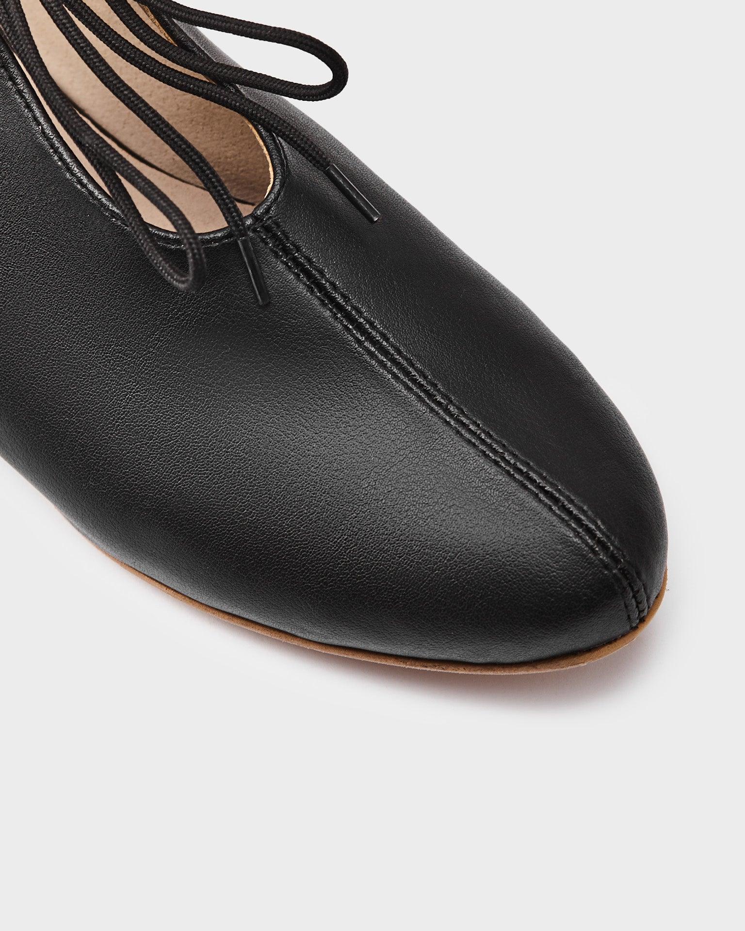 Akira Pumps Black Nopal ballerinas made of cactus leather - BOHEMA
