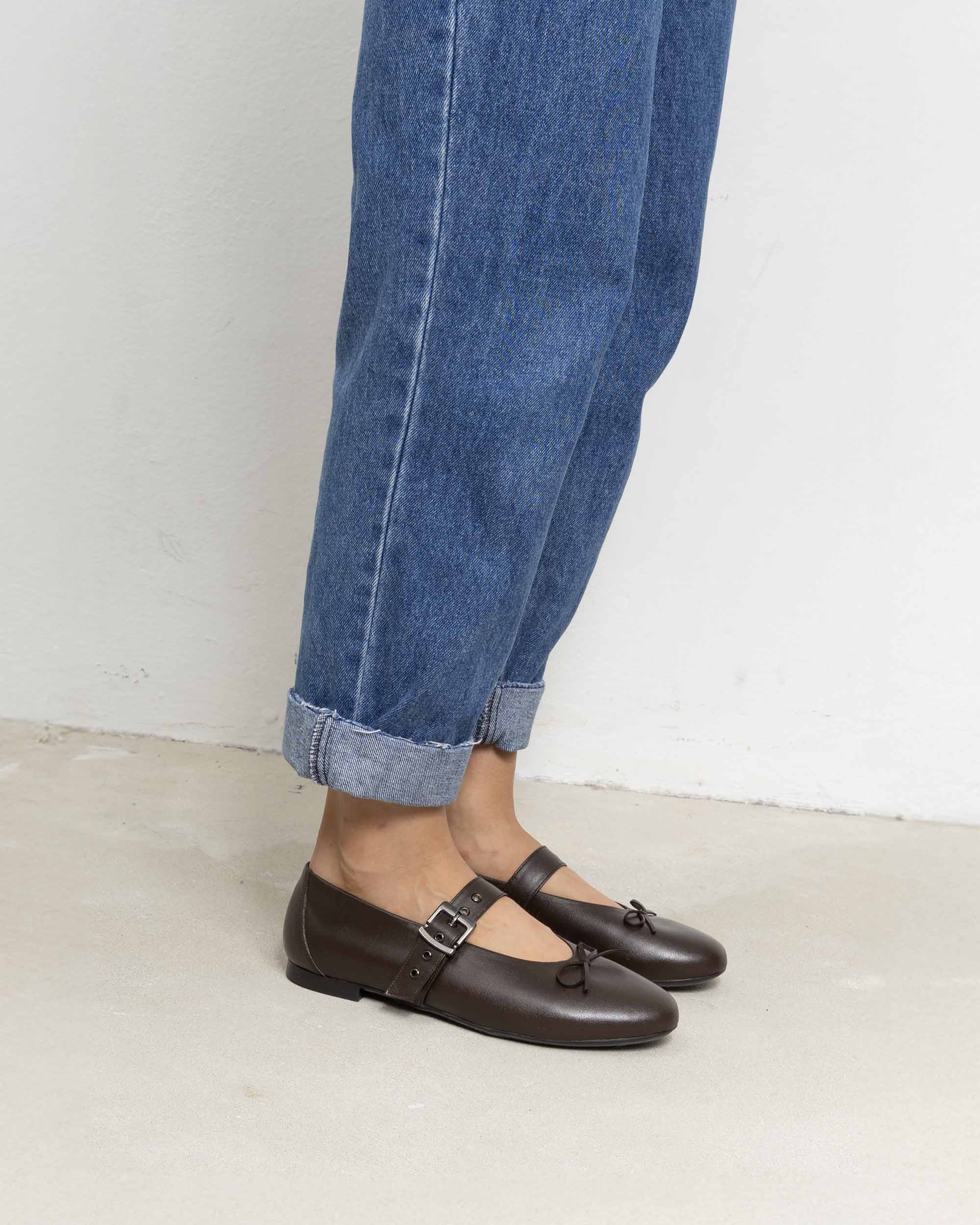 Mossy Pumps Chocolate brown ballet flats with a bow