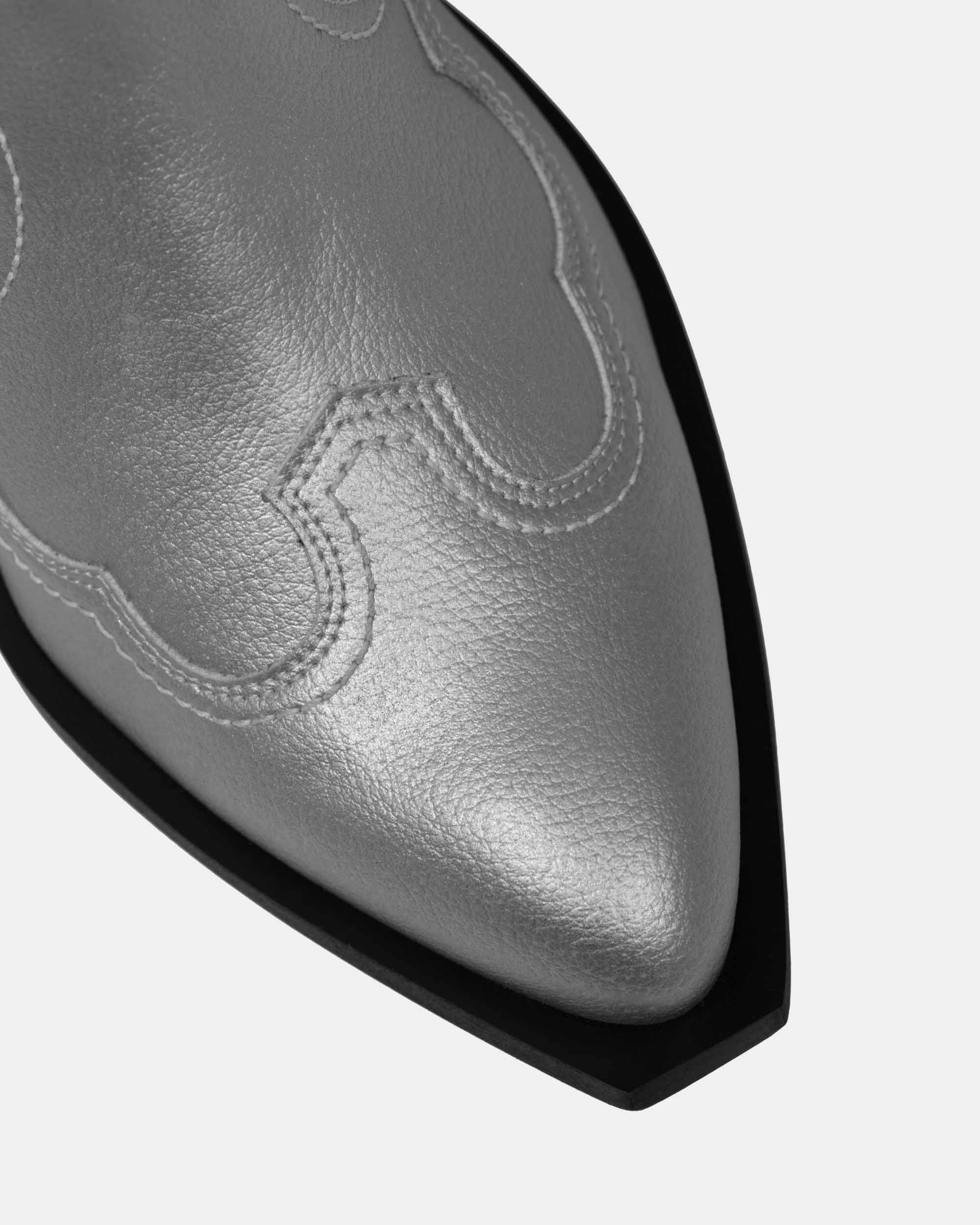 Metallic stitchy cowboy boots
