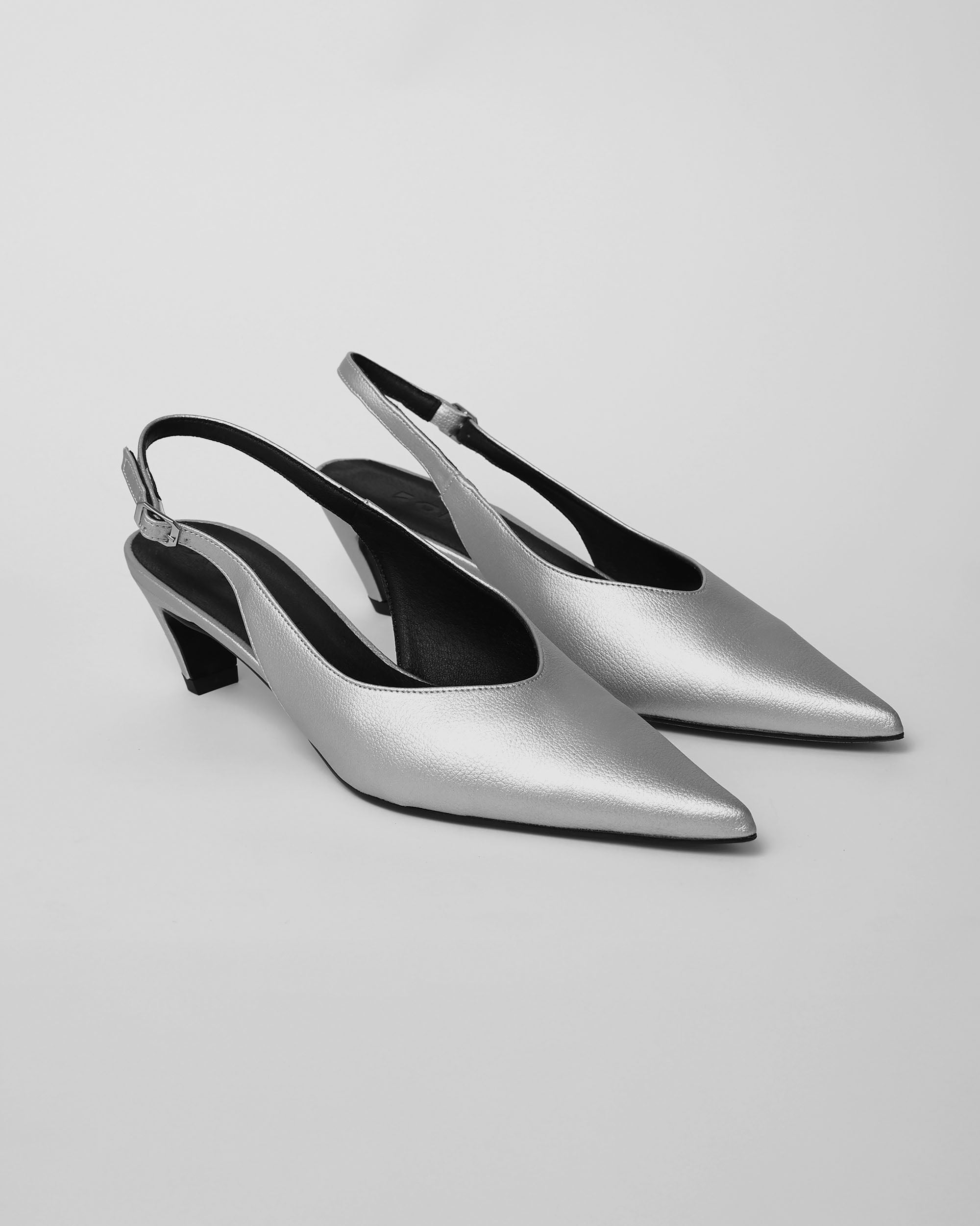 Kitten Heels Silver pointy toe pumps