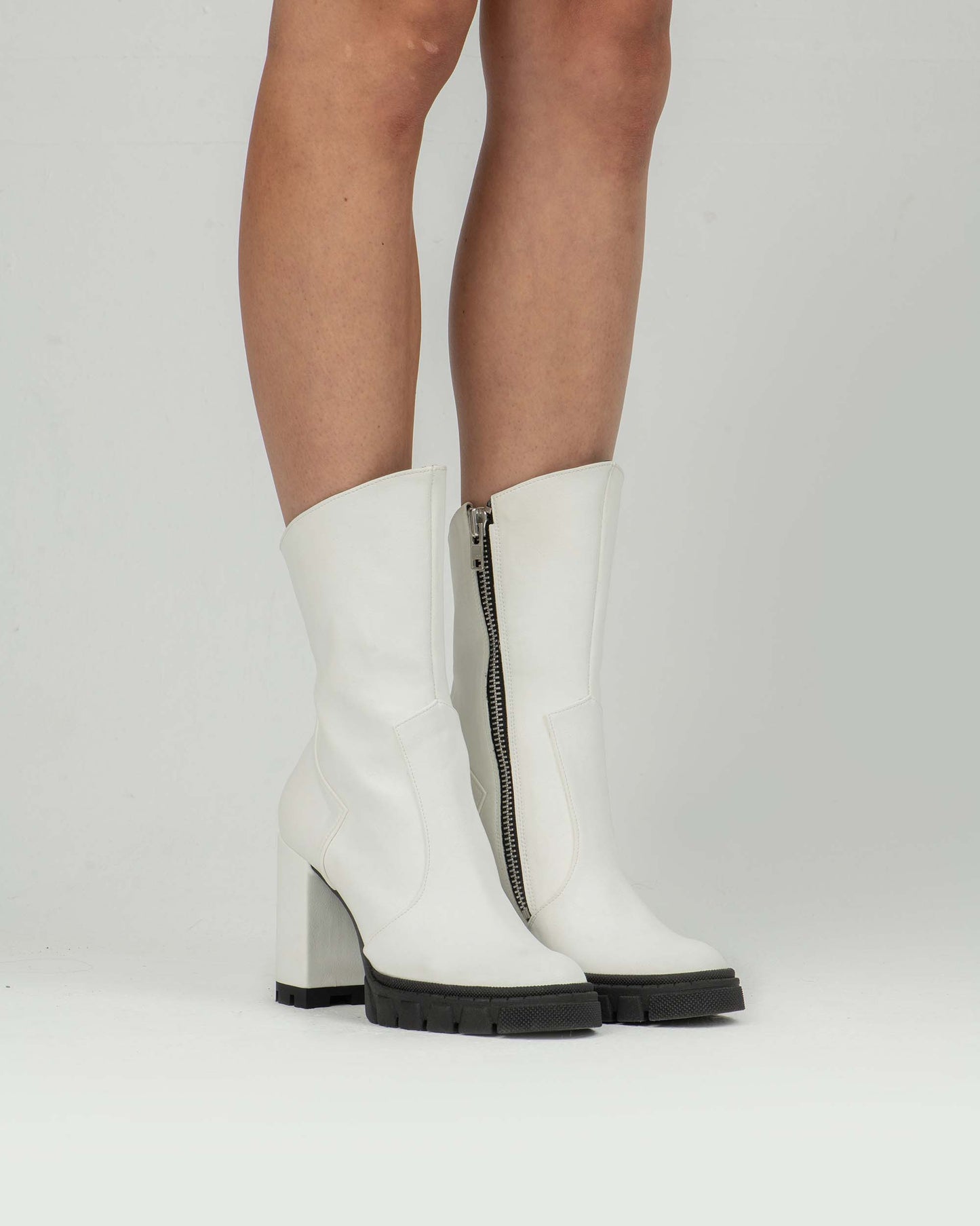 Ritual Boots White Vegea leather ankle boots