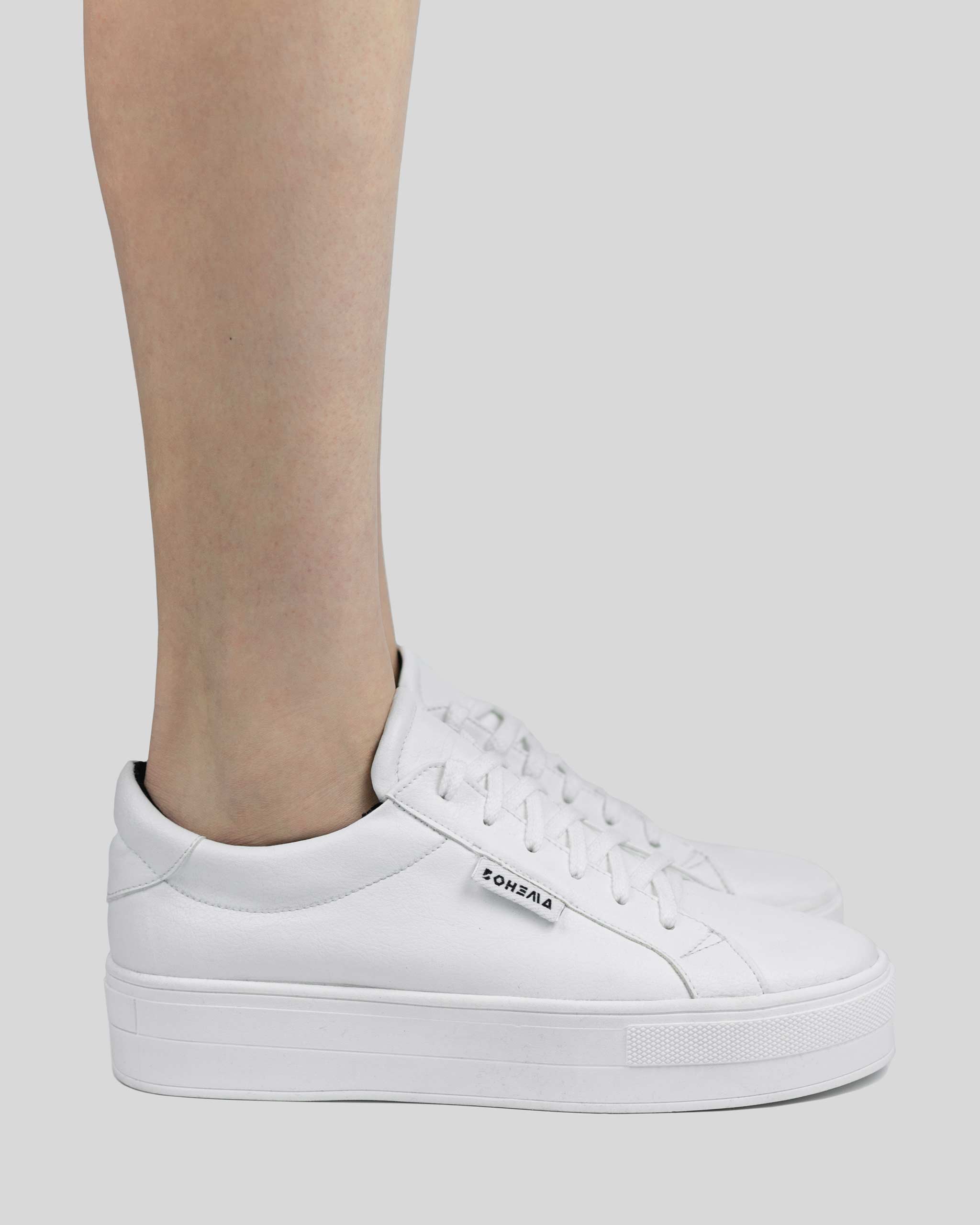 Bohema Sneakers Aware White sneakers made of Vegea grape leather